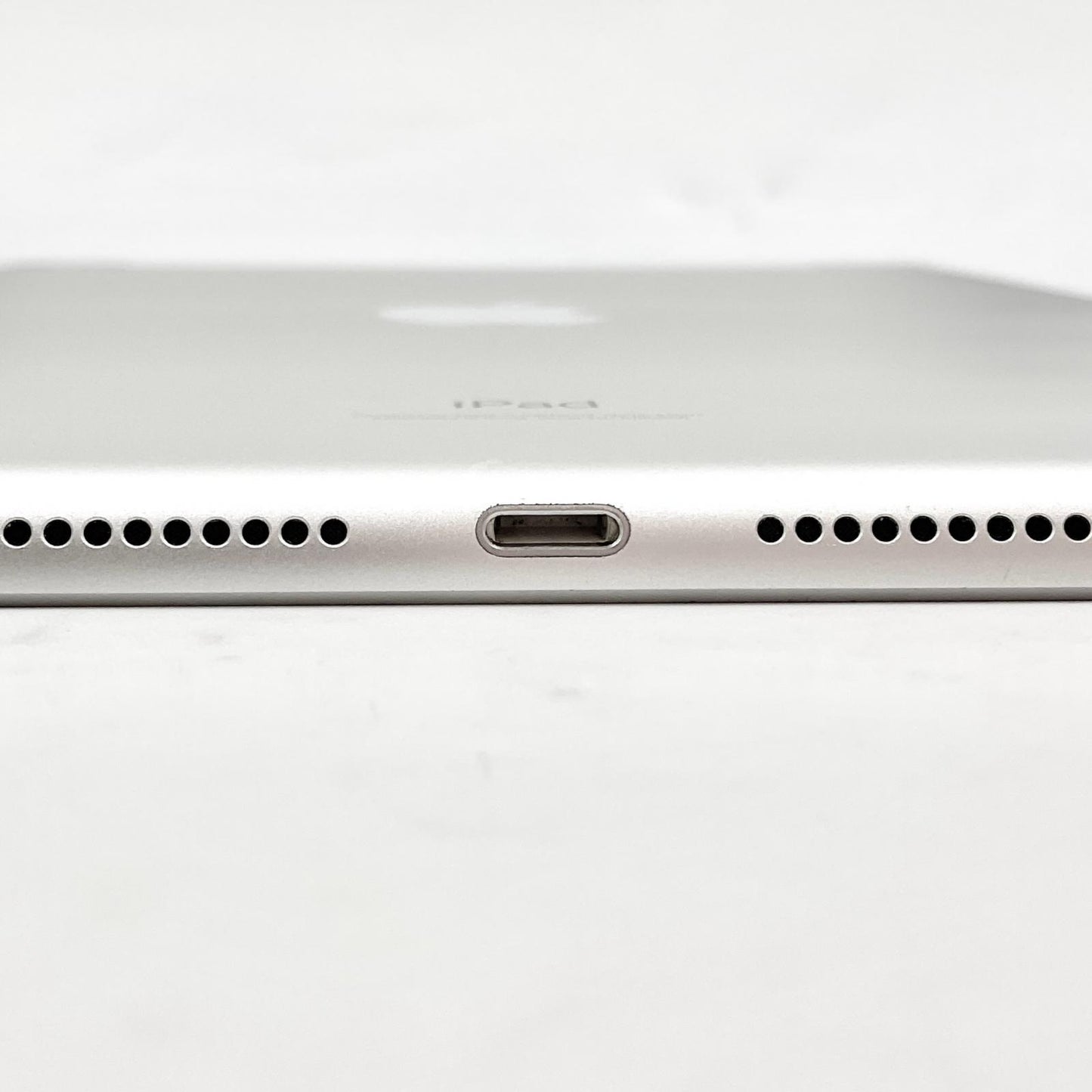 【最速発送】Apple iPad iPad 10.2インチ 第9世代 64GB シルバー WiFi+Cellular au 白ロム【難有】