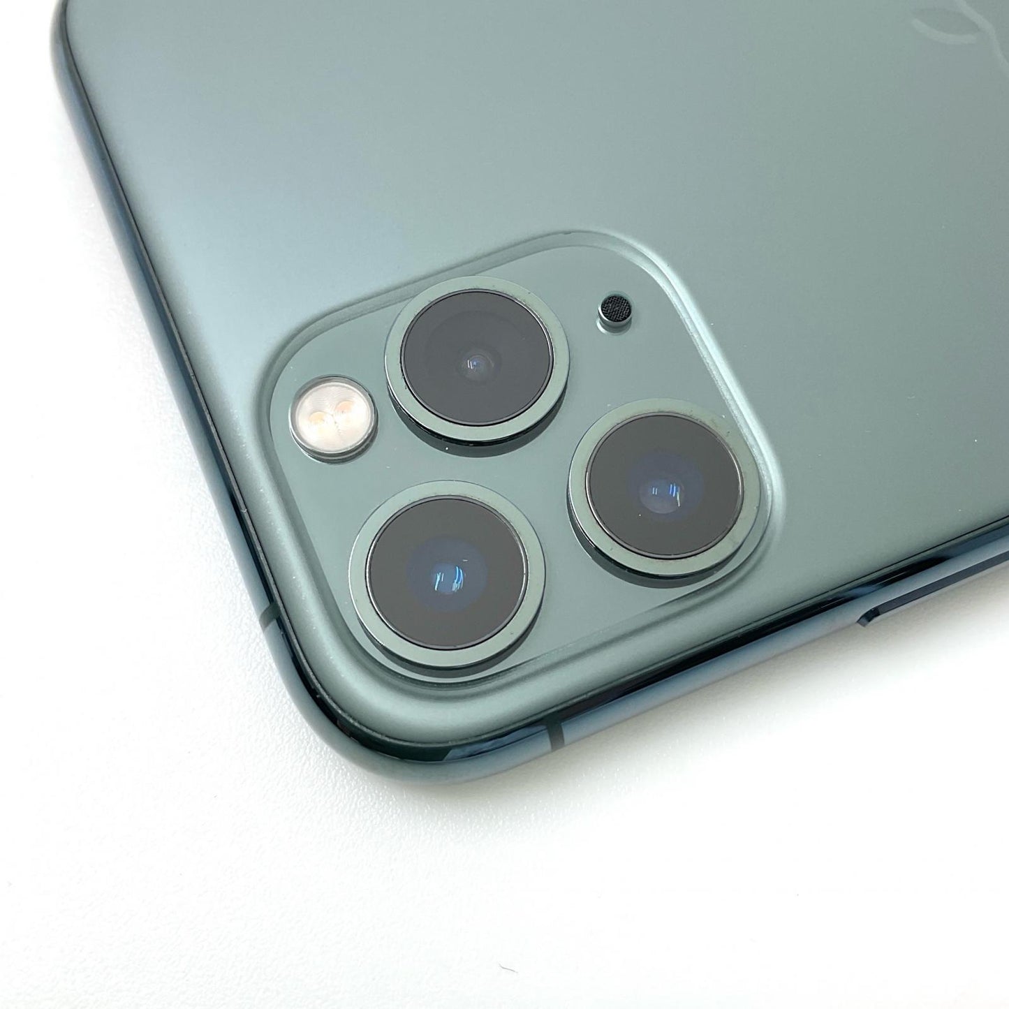 【全額返金保証】【最速発送】Apple iPhone iPhone 11 Pro 64GB ミッドナイトグリーン docomo SIMフリー 白ロム 動作確認済 94%