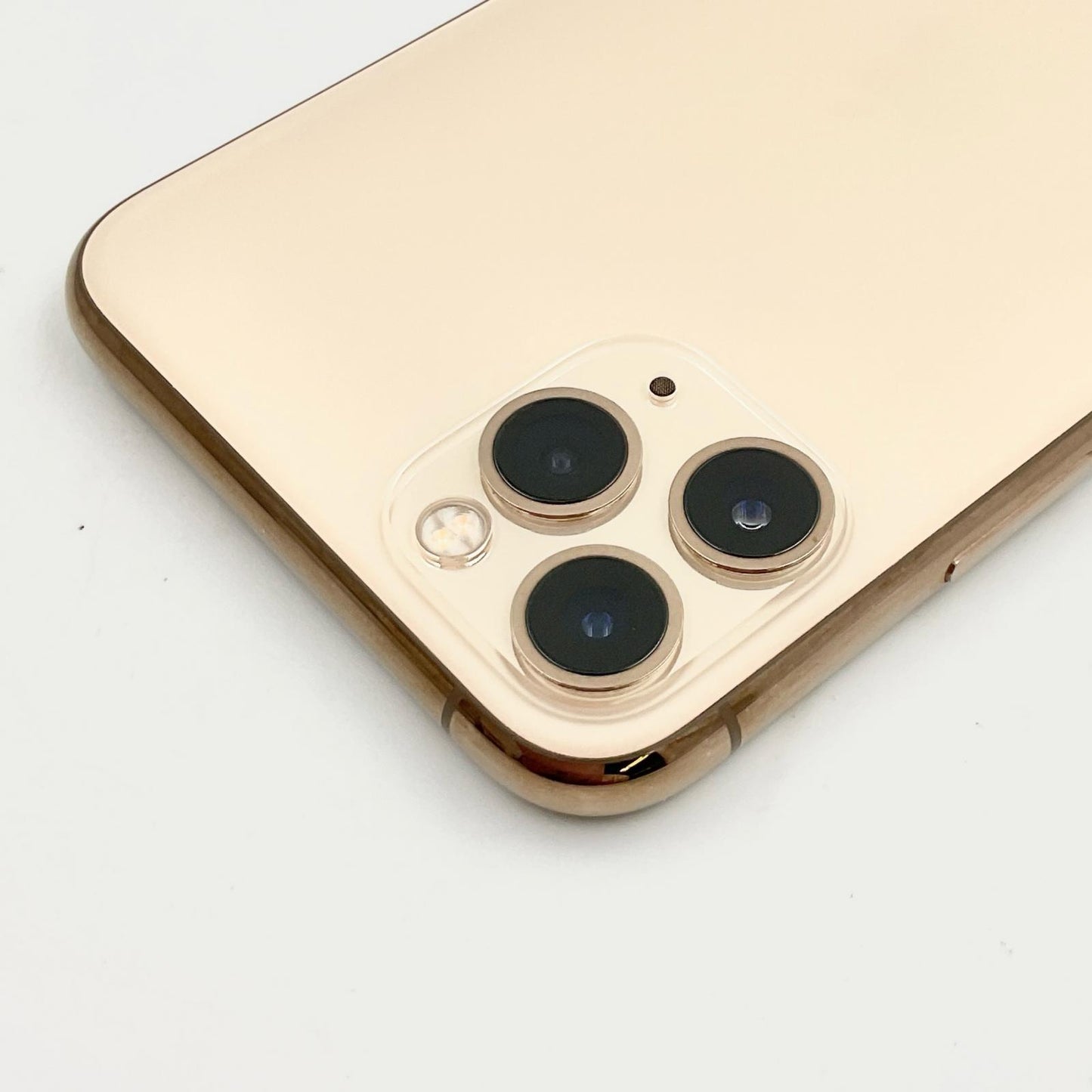 【全額返金保証】【最速発送】Apple iPhone iPhone 11 Pro 256GB ゴールド docomo 白ロム 動作確認済 74%