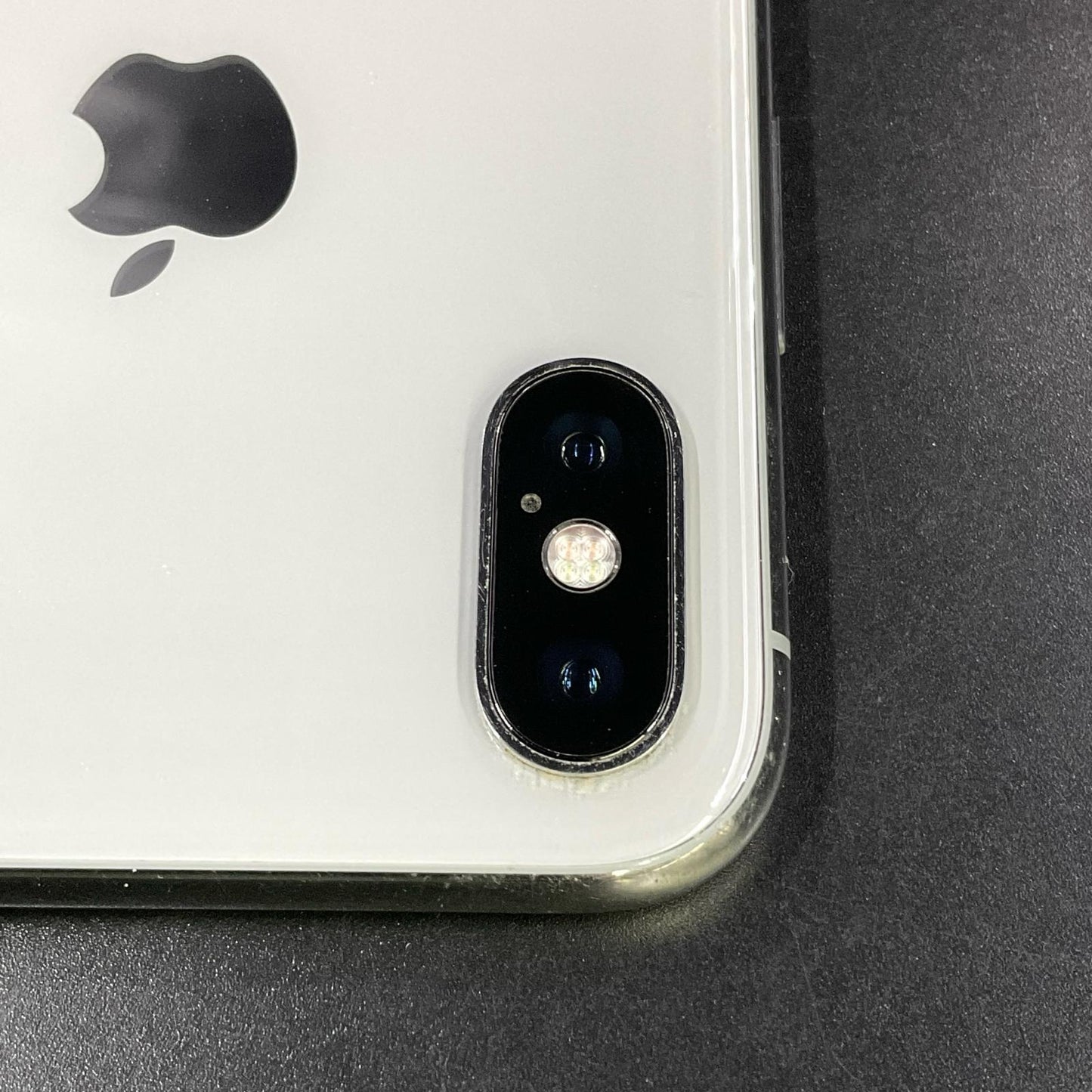 【全額返金保証】【最速発送】Apple iPhone iPhone X 64GB シルバー docomo 白ロム 動作確認済 98.3%