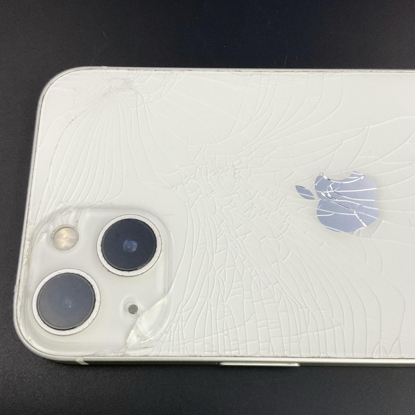 【最速発送】Apple iPhone iPhone 13 128GB スターライト au【難有】 83%