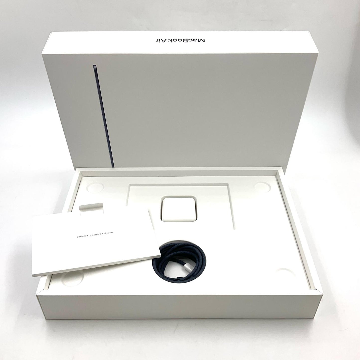 【全額返金保証】【最速発送】Apple MacBook Air 13.6インチ 2025 Apple M4 16GB SSD 512GB ミッドナイト 100% 超美品 動作確認済