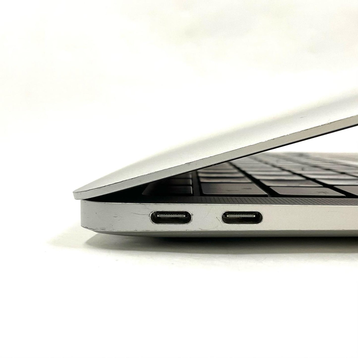 【全額返金保証】【最速発送】Apple MacBook Air Air 13インチ 2020 1.1 GHz クアッドコア intel Core i5 8GB 256GB シルバー 美品 動作確認済