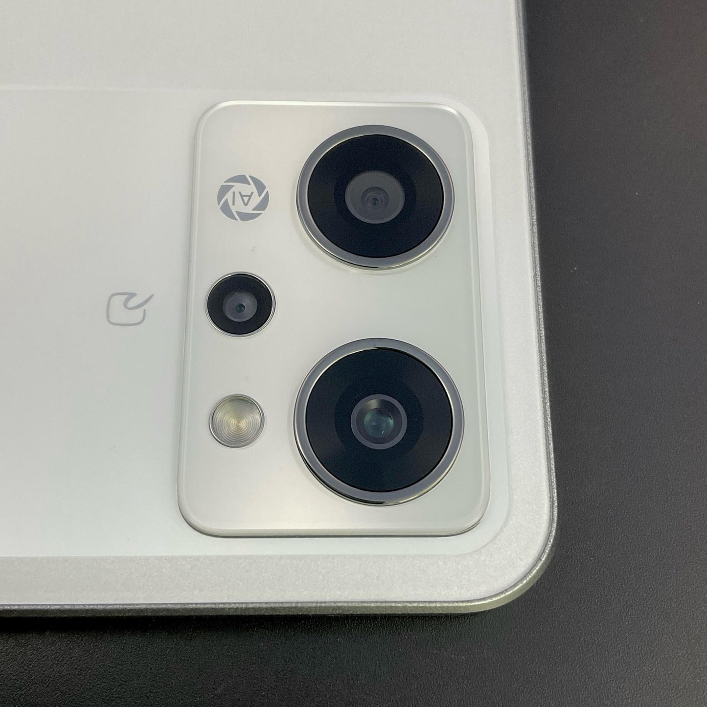 【全額返金保証】【最速発送】OPPO Reno 9 A 128GB ムーンホワイト Softbank A3010P 白ロム 新品未開封 即納OK