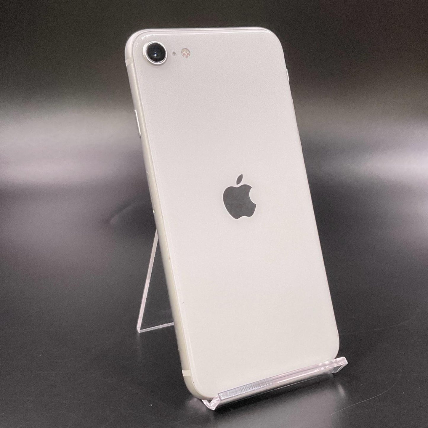 【全額返金保証】【最速発送】Apple iPhone iPhone SE（第2世代） 64GB ホワイト docomo 白ロム 動作確認済 78%
