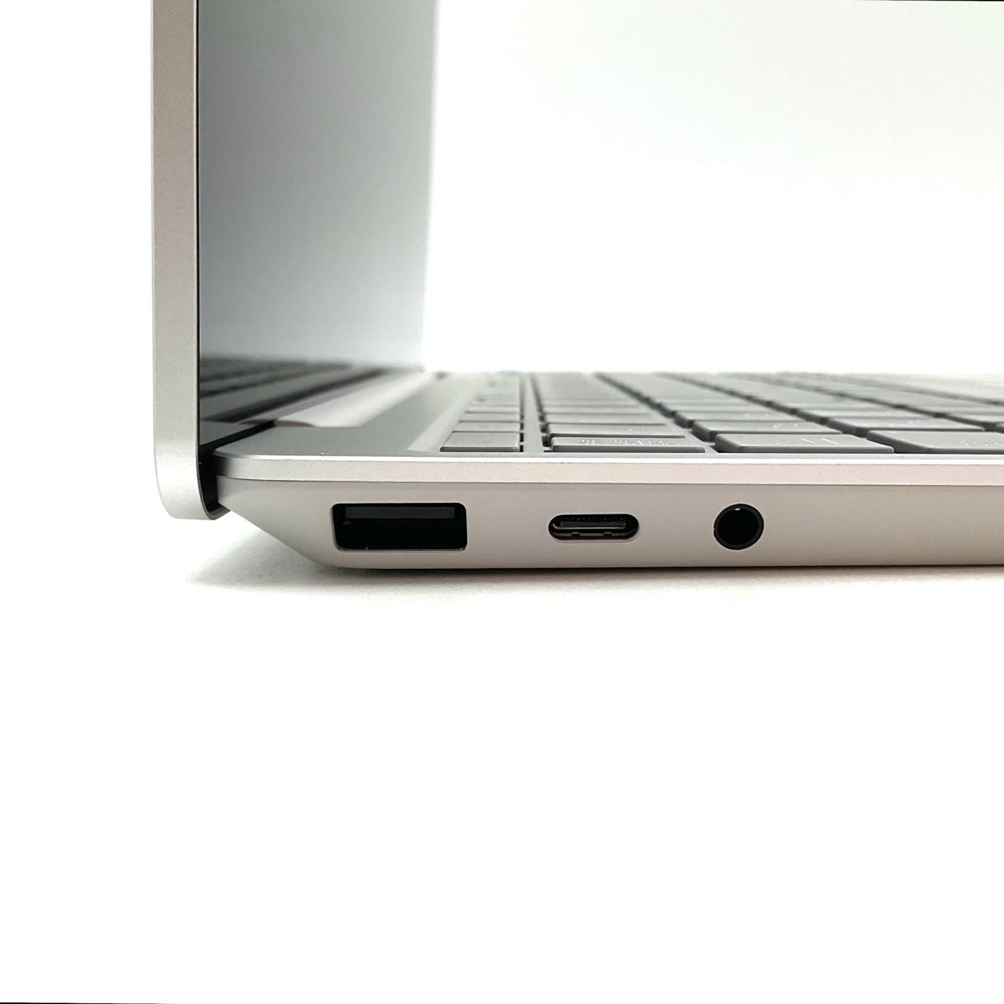 【最速発送】Microsoft Suface Laptop Go 2 8QC-00015 i5 11世代 8GB SSD 128GB【難有】