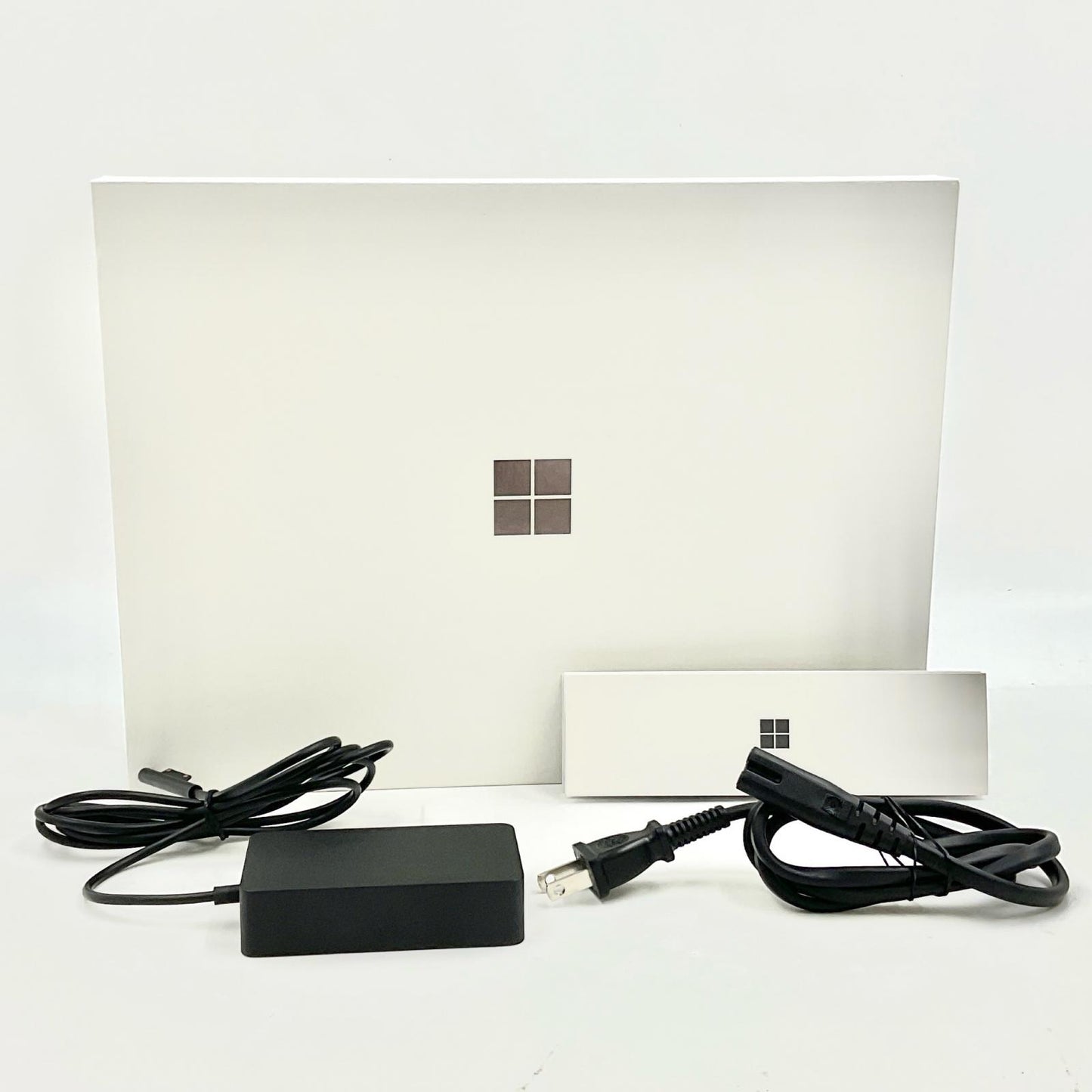 【全額返金保証】【最速発送】Microsoft Surface Laptop 第7世代 2036 Snapdragon X 10-core X1P64100 16GB M.2 SSD 256GB 100% 美品 動作確認済