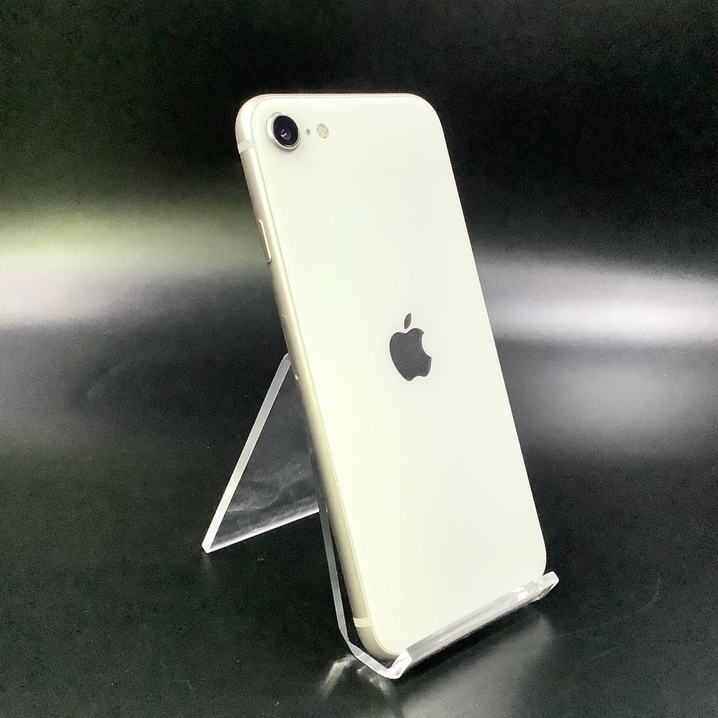 【全額返金保証】【最速発送】Apple iPhone iPhone SE（第3世代） 64GB スターライト au 動作確認済 77%