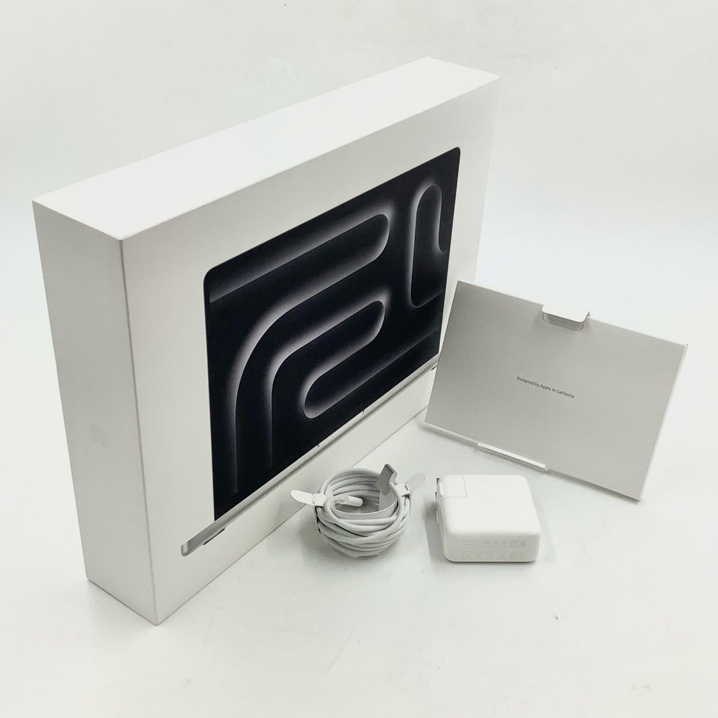 【全額返金保証】【最速発送】Apple MacBook Pro 14.2インチ 2023 M3 8コア 8GB SSD 1TB シルバー 96% 動作確認済