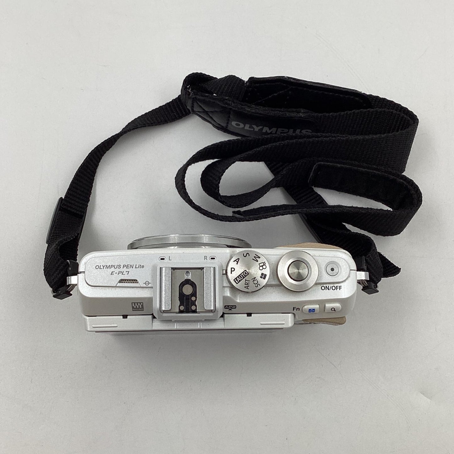 【全額返金保証】【最速発送】OLYMPUS デジタル一眼 OLYMPUS PEN E-PL7 ボディ ホワイト 動作確認済