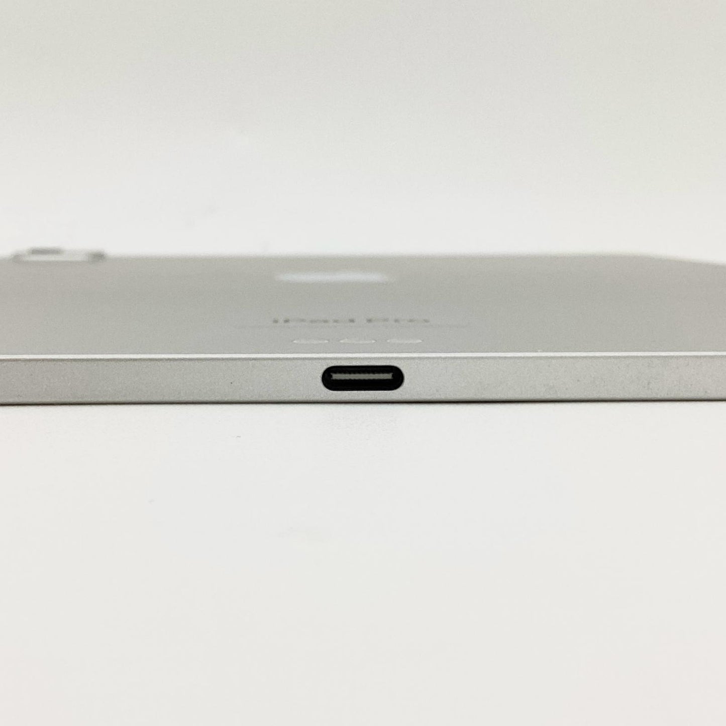 【全額返金保証】【最速発送】Apple iPad Pro M4 13インチ 1TB シルバー Wi-Fi 超美品 動作確認済