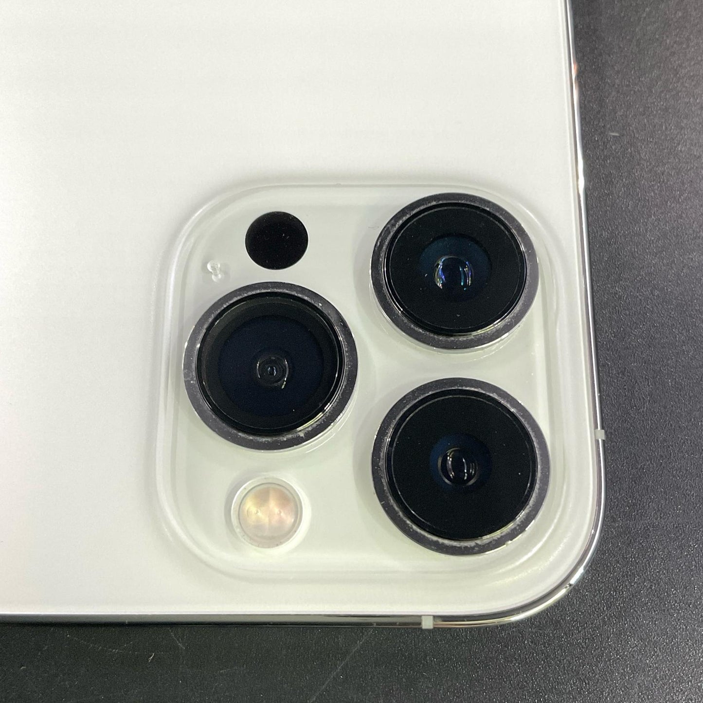 【全額返金保証】【最速発送】Apple iPhone iPhone 13 Pro Max 128GB シルバー Softbank 白ロム 動作確認済 85%