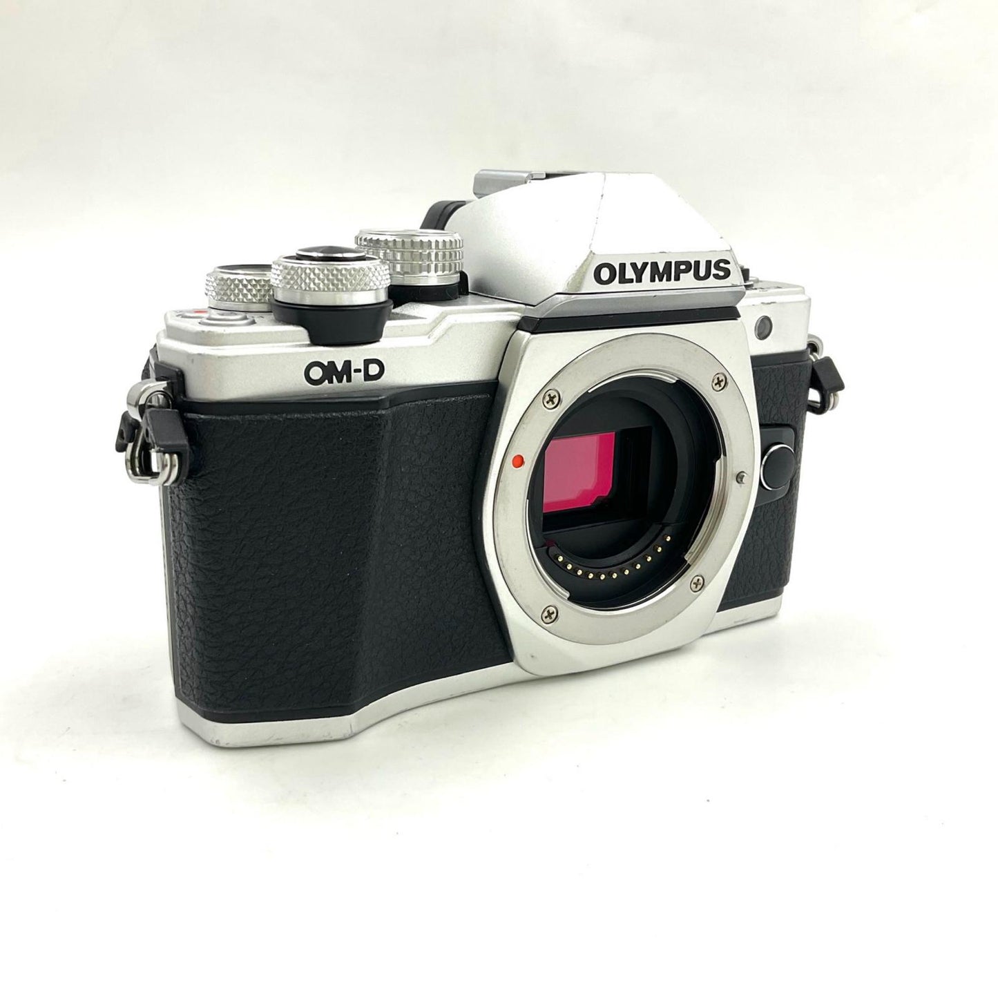【全額返金保証】【最速発送】OLYMPUS デジタル一眼 OM-D E-M10 Mark II シルバー 動作確認済