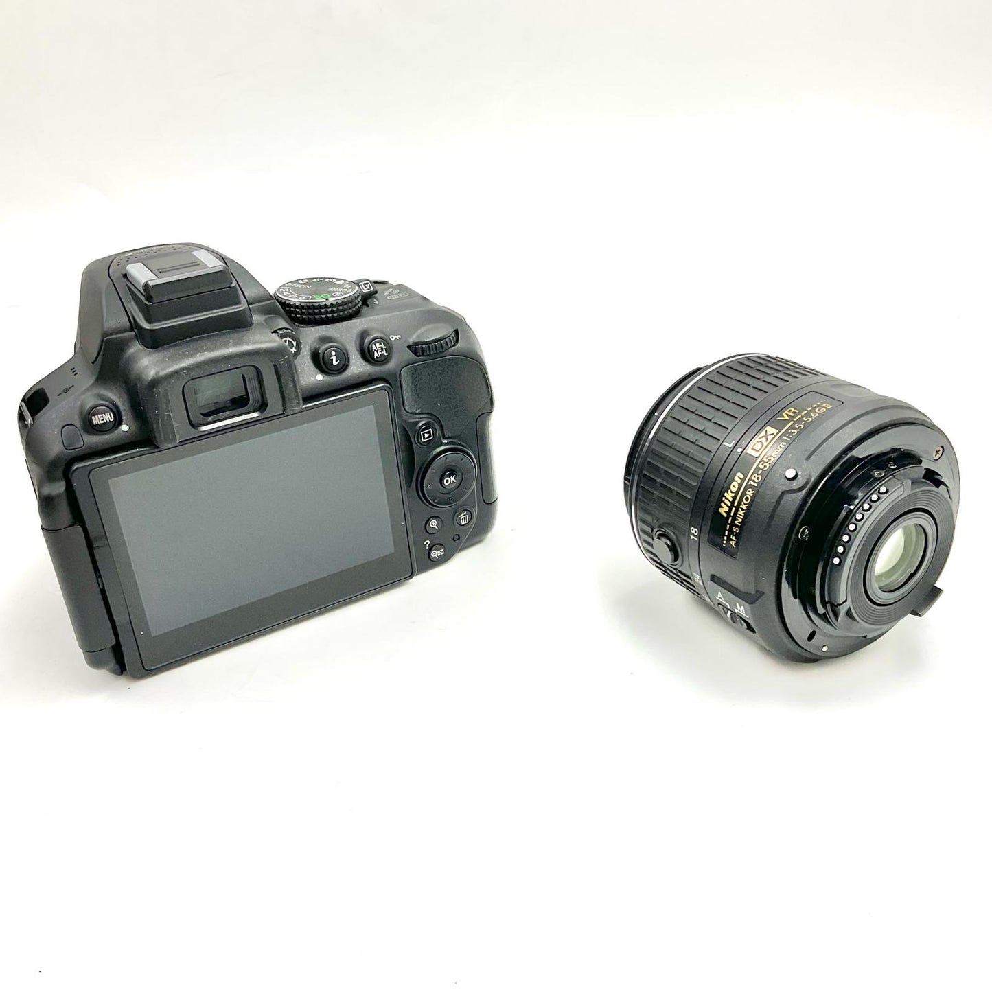 【全額返金保証】【最速発送】Nikon デジタル一眼 D5300 18-55 VR IIレンズキット ブラック 美品 動作確認済