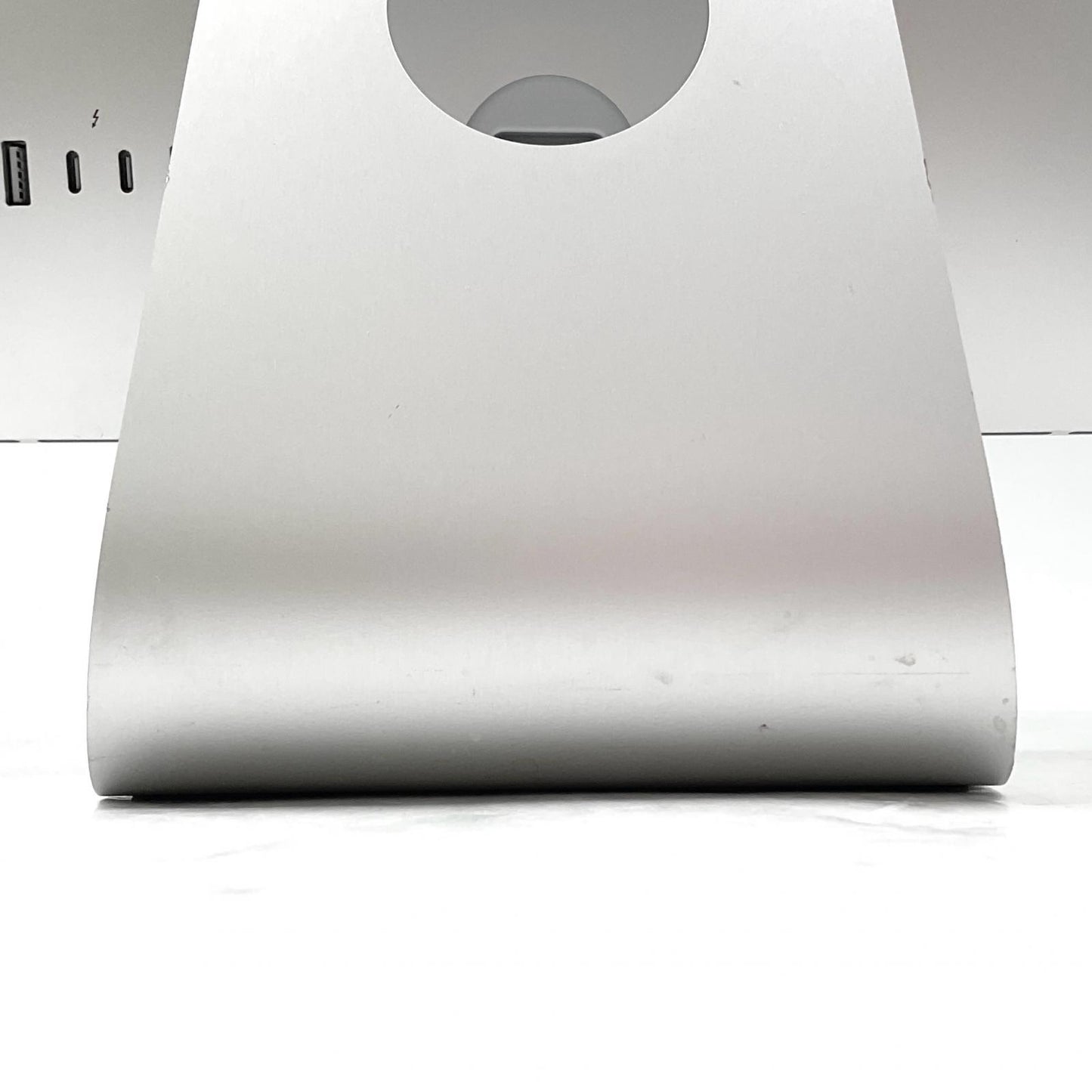 【最速発送】Apple iMac 21.5インチ 2.3GHz デュアルコア Intel Core i5 8GB HDD 1TB シルバー【難有】