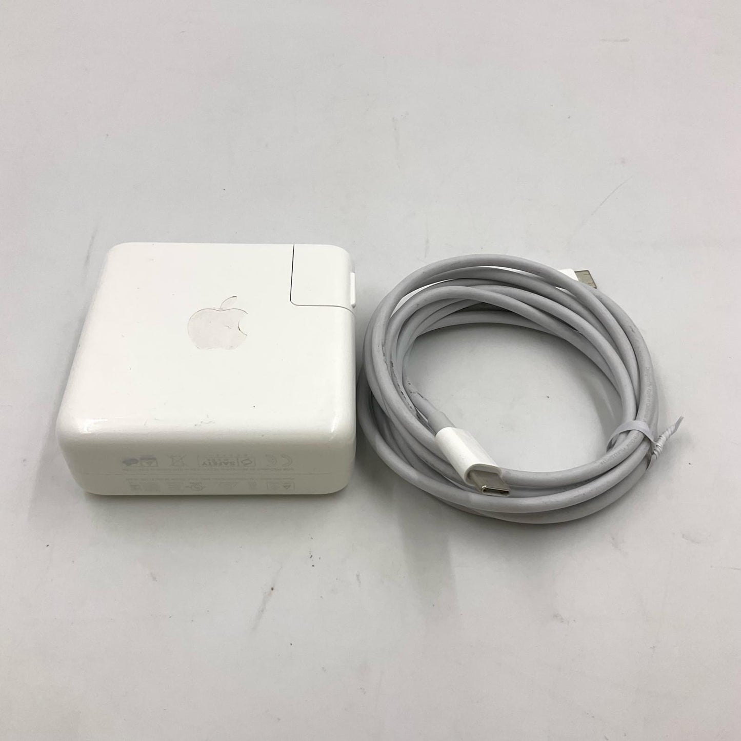 【全額返金保証】【最速発送】Apple MacBook Pro 13インチ 2020 1.4GHz クアッドコア Intel Core i5 8GB SSD 256GB スペースグレイ 動作確認済