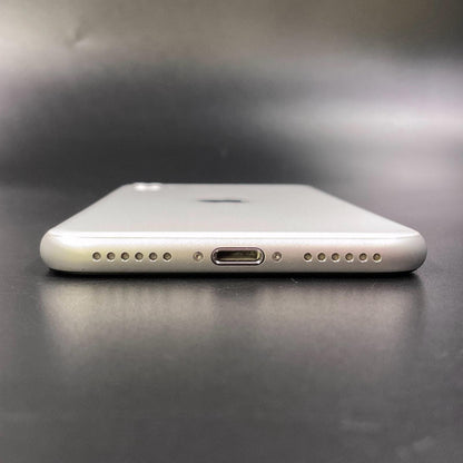 【全額返金保証】【最速発送】Apple iPhone iPhone SE（第2世代） 128GB ホワイト docomo SIMフリー 白ロム 動作確認済 78%