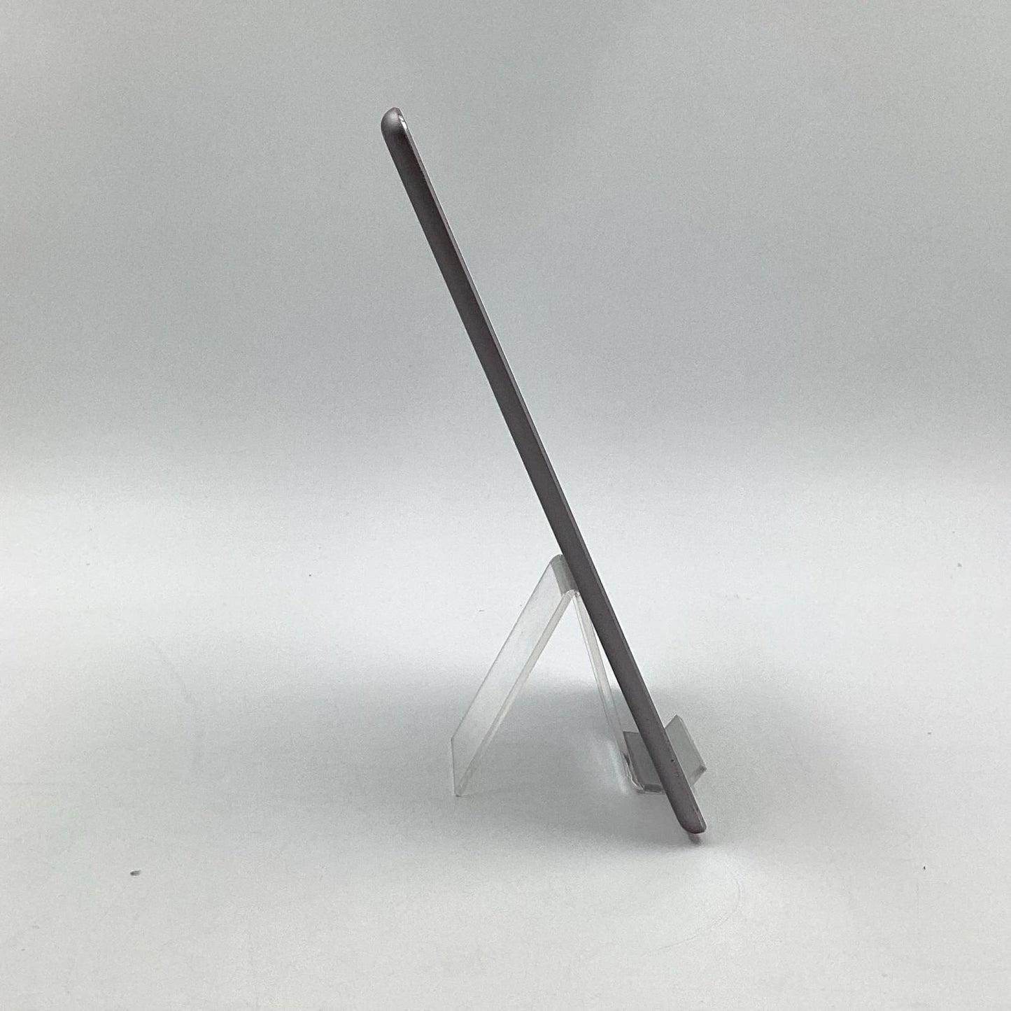 【全額返金保証】【最速発送】Apple iPad iPad Air 9.7インチ 16GB スペースグレイ Wi-Fi 動作確認済
