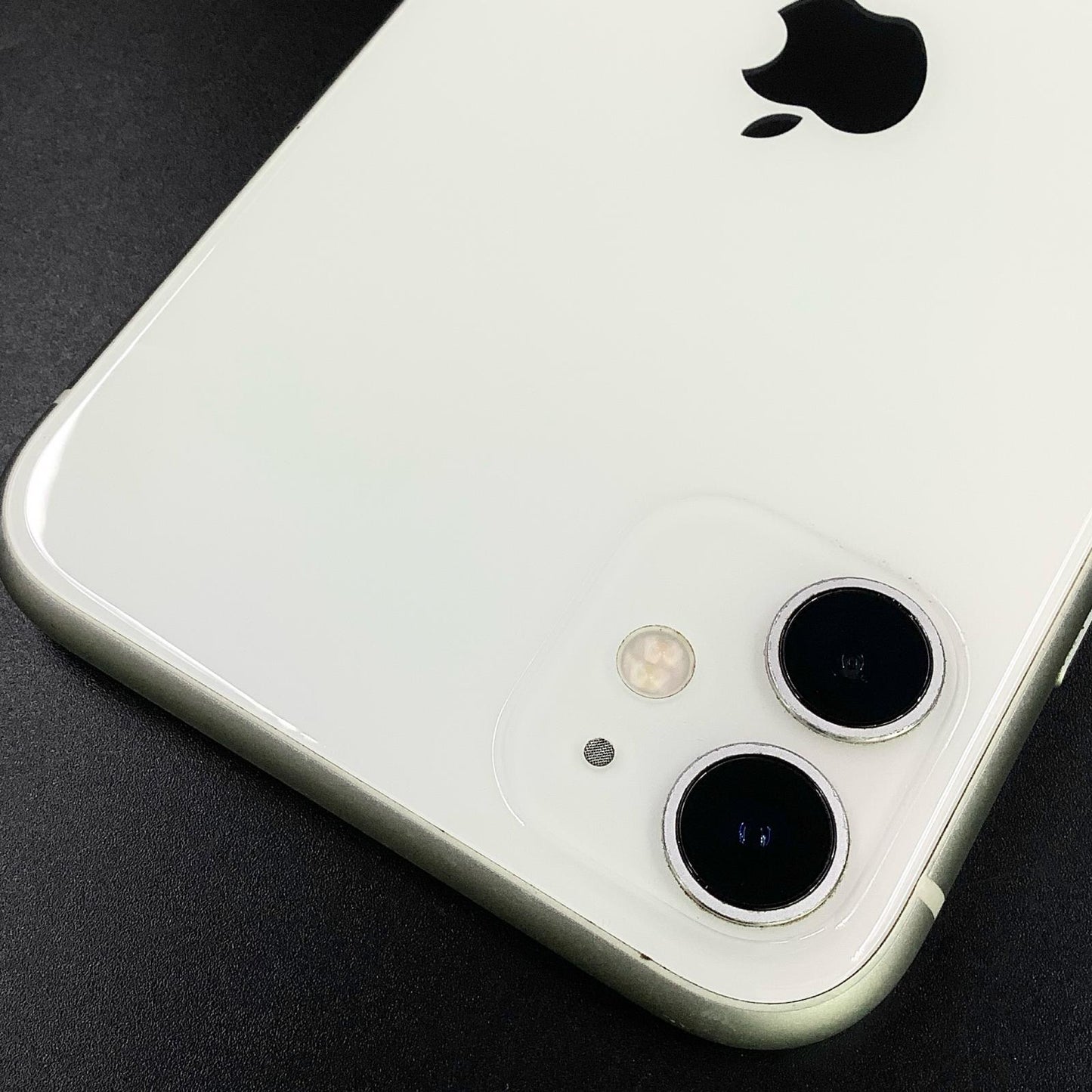 【全額返金保証】【最速発送】Apple iPhone iPhone 11 128GB ホワイト Softbank 白ロム 動作確認済 70%