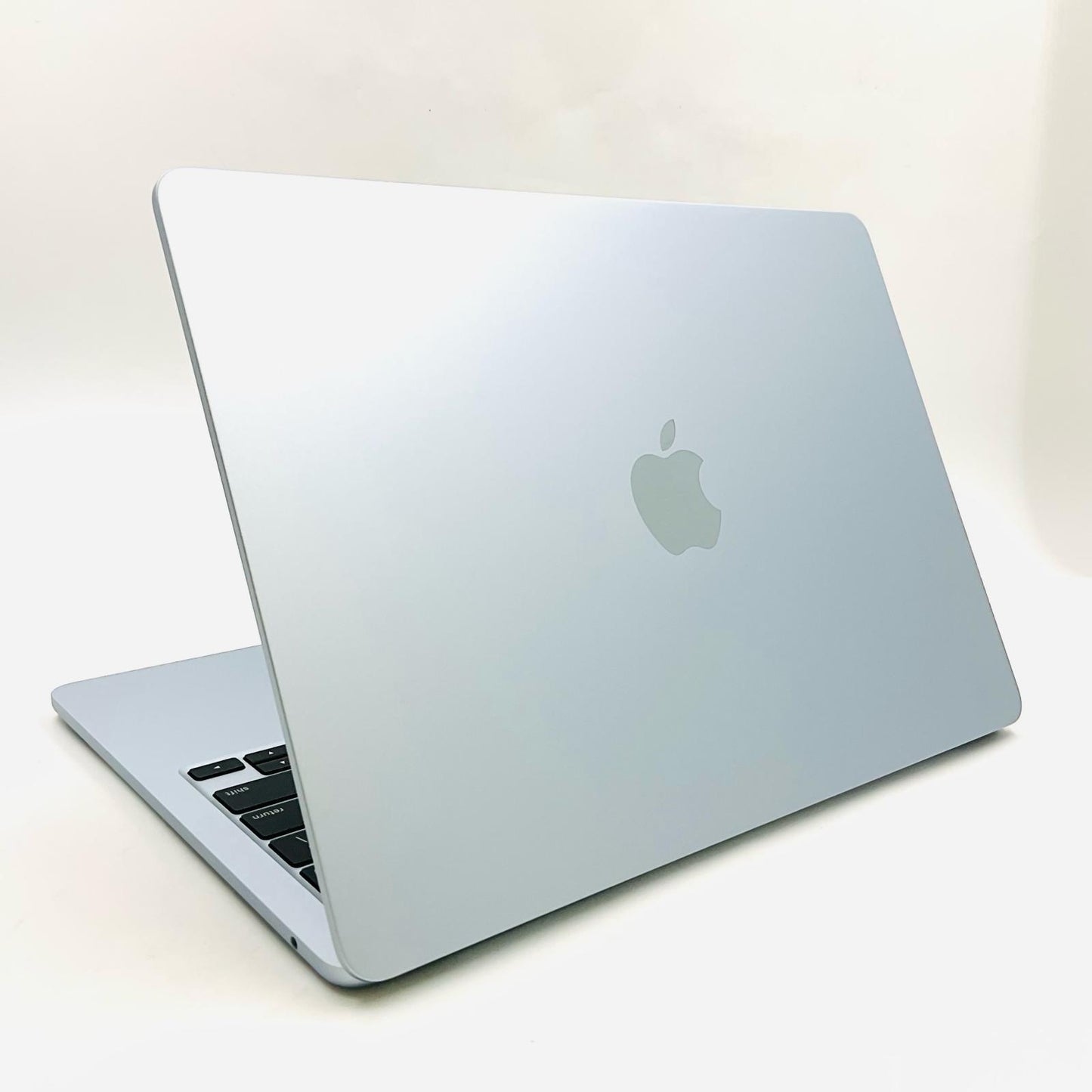 【全額返金保証】【最速発送】Apple MacBook Air 13.6インチ 2025 Apple M4 16GB SSD 1TB スカイブルー 100% 美品 動作確認済