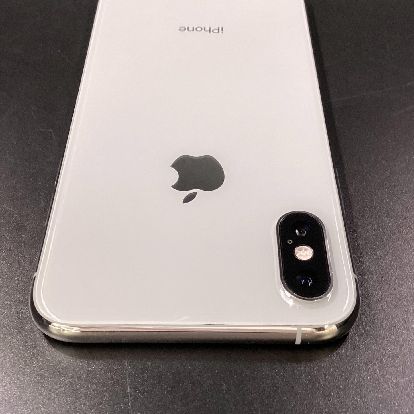 【全額返金保証】【最速発送】Apple iPhone iPhone XR 256GB シルバー docomo 白ロム 動作確認済 81%