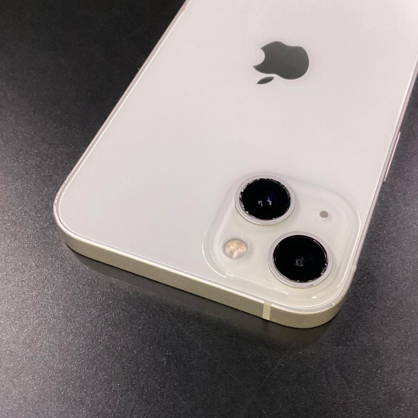 【全額返金保証】【最速発送】Apple iPhone iPhone 13 128GB スターライト docomo SIMフリー 白ロム 動作確認済 75%