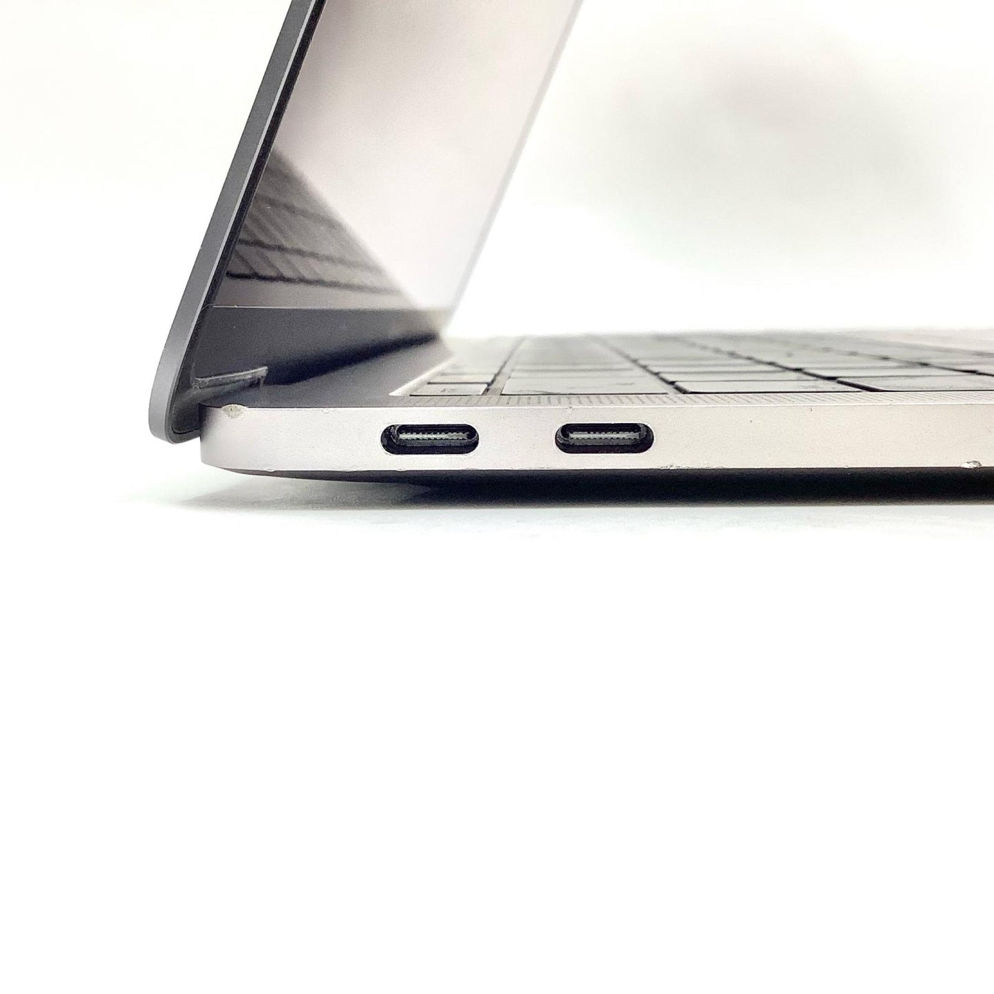 【最速発送】Apple MacBook Pro 13インチ 2016 2 GHz デュアルコア Intel Core i5 8GB SSD 256GB スペースグレイ 54.3%【難有】