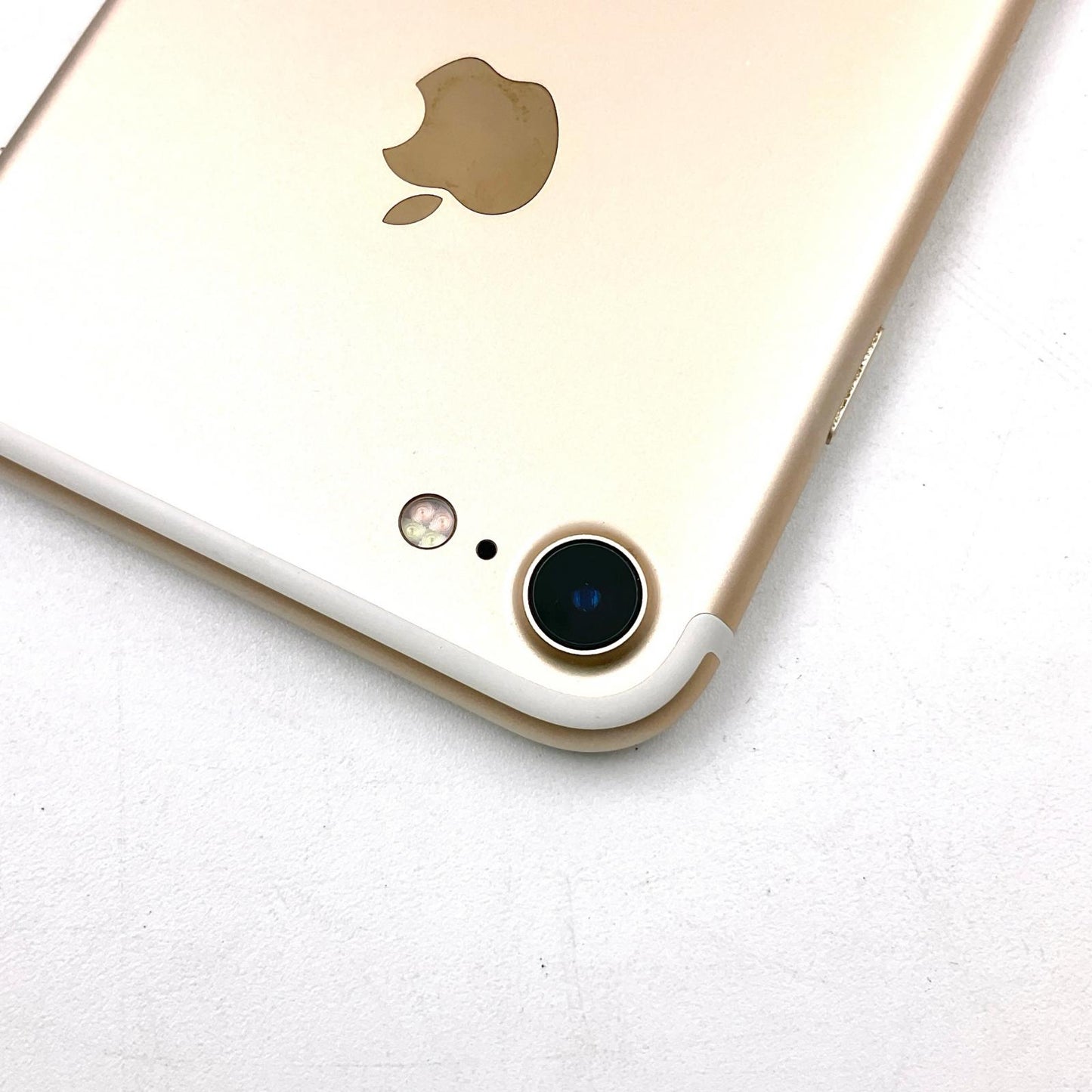 【全額返金保証】【最速発送】Apple iPhone iPhone 7 128GB ゴールド Softbank 白ロム 動作確認済 78%