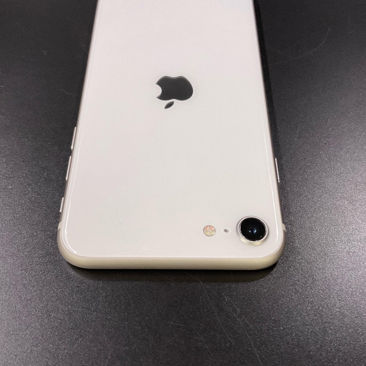 【全額返金保証】【最速発送】Apple iPhone iPhone SE（第3世代） 128GB スターライト Softbank 動作確認済 77%