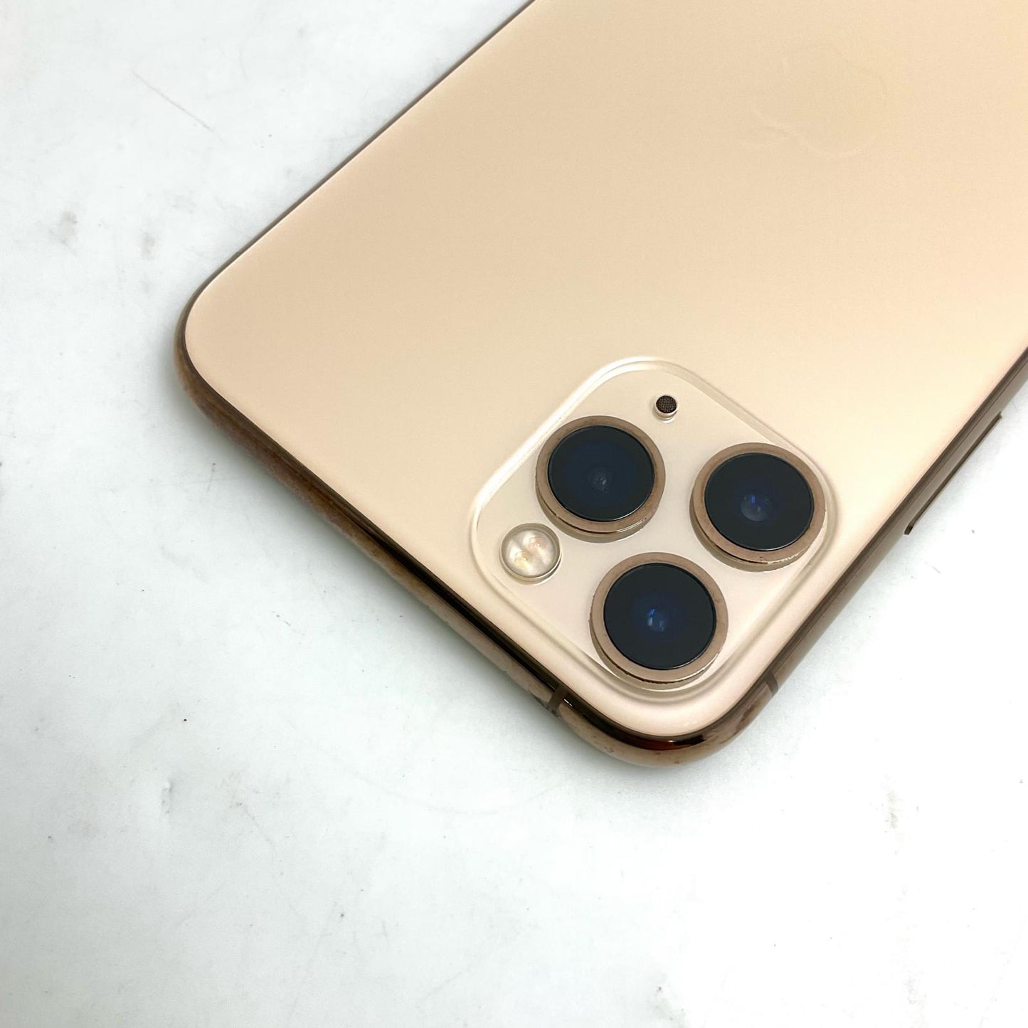 【全額返金保証】【最速発送】Apple iPhone iPhone 11 Pro 256GB ゴールド docomo 白ロム 動作確認済 69%