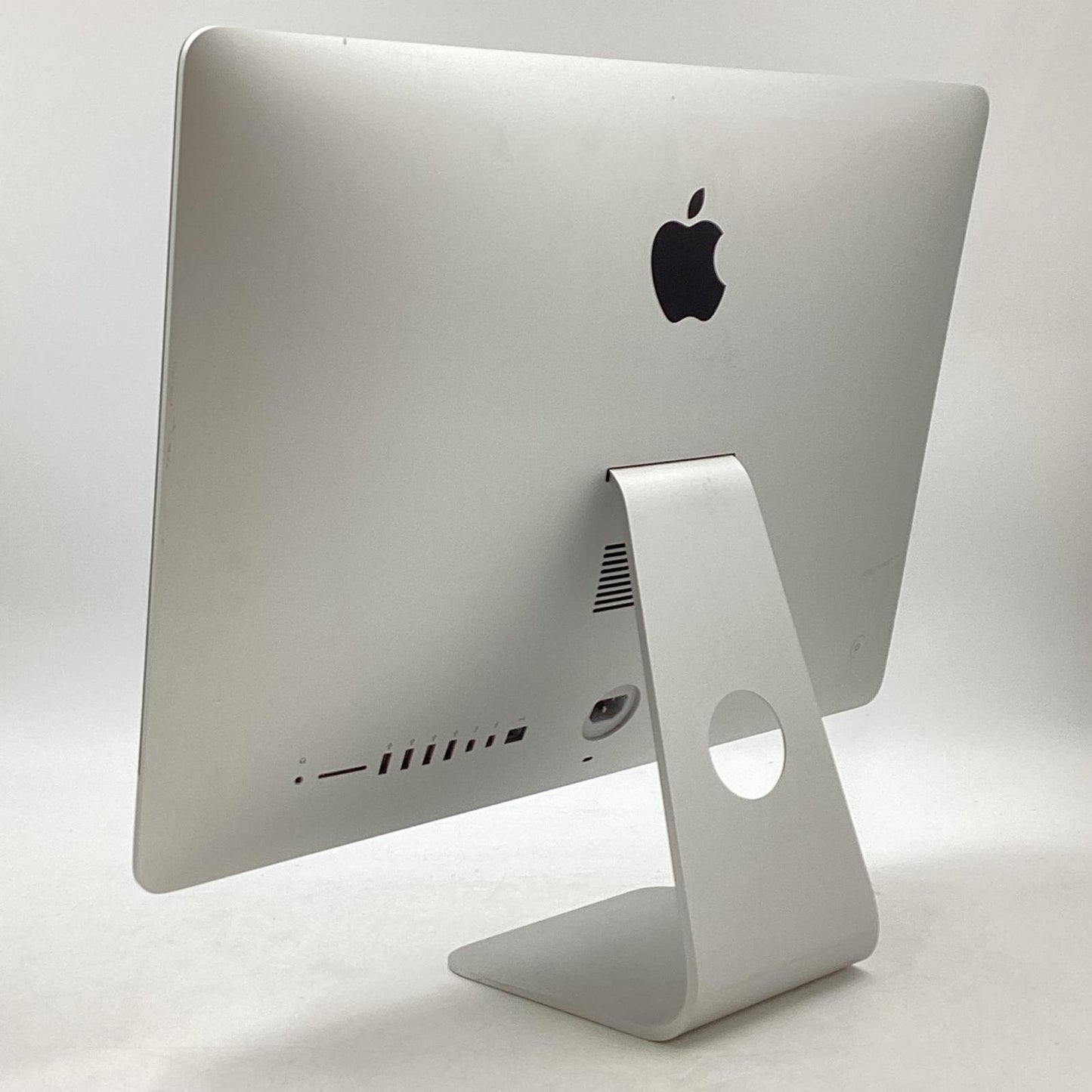 【全額返金保証】【最速発送】Apple iMac 21.5インチ 2.7 GHz クアッドコアIntel Core i5 8GB HDD 1TB シルバー 動作確認済