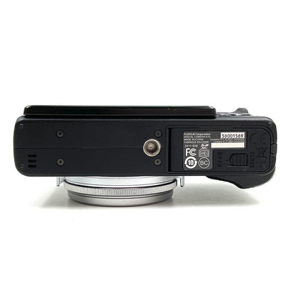 【全額返金保証】【最速発送】FUJIFILM コンパクトデジタルカメラ X70 シルバー 美品 動作確認済