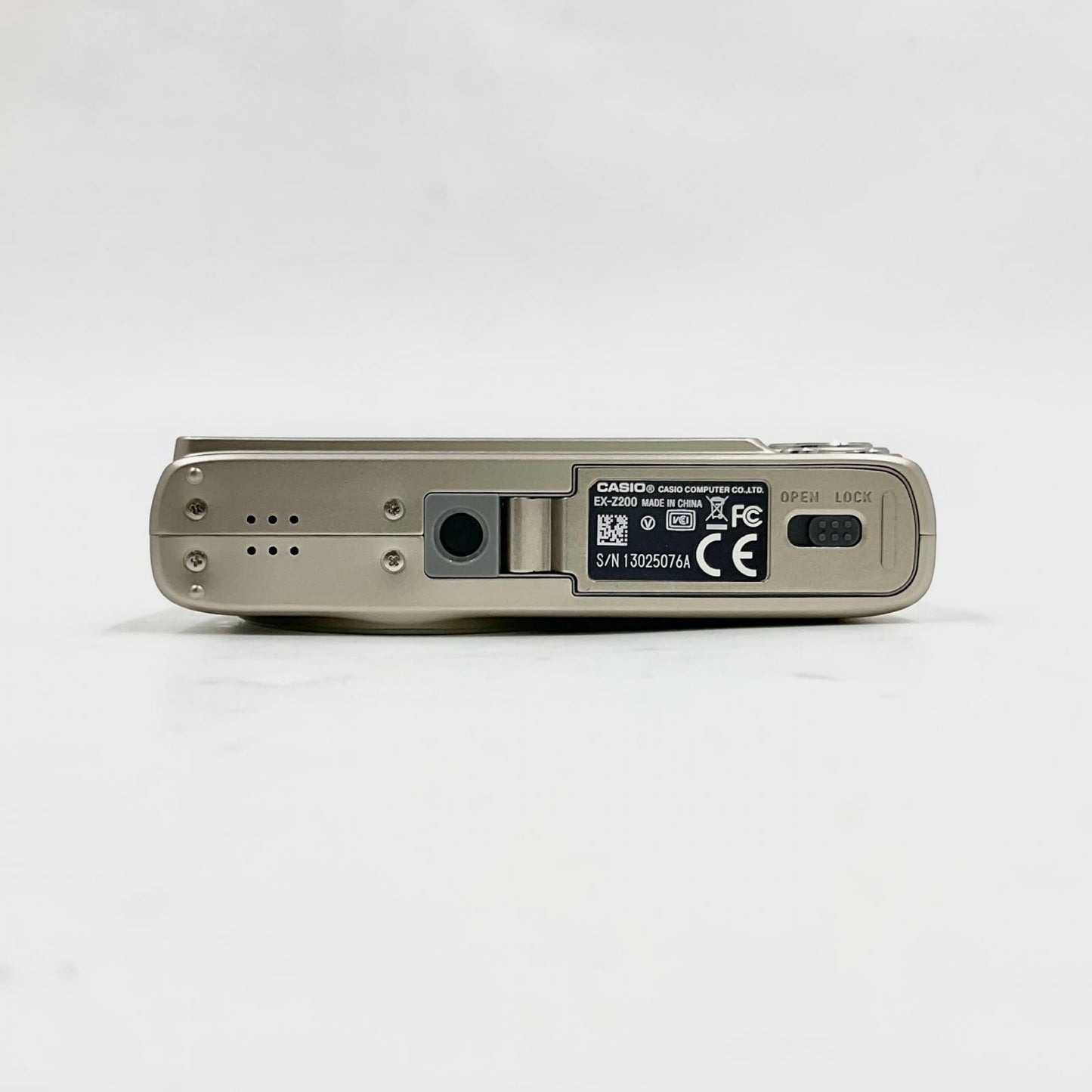 【全額返金保証】【最速発送】CASIO コンパクトデジタルカメラ EXILIM EX-Z200 ゴールド 動作確認済