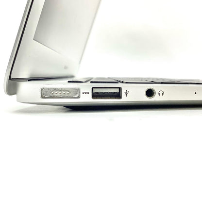【最速発送】Apple MacBook Air 13インチ 2013 デュアルコア intel core i5 4GB SSD 128GB シルバー 61.8%【難有】