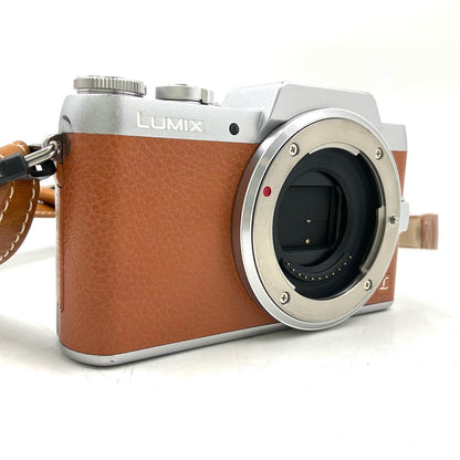 【全額返金保証】【最速発送】Panasonic デジタル一眼 LUMIX DMC-GF7 ボディ ブラウン 動作確認済