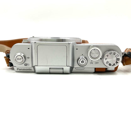 【全額返金保証】【最速発送】Panasonic デジタル一眼 LUMIX DMC-GF7 ボディ ブラウン 動作確認済