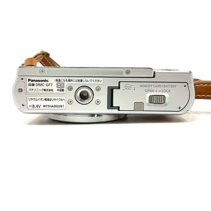 【全額返金保証】【最速発送】Panasonic デジタル一眼 LUMIX DMC-GF7 ボディ ブラウン 動作確認済