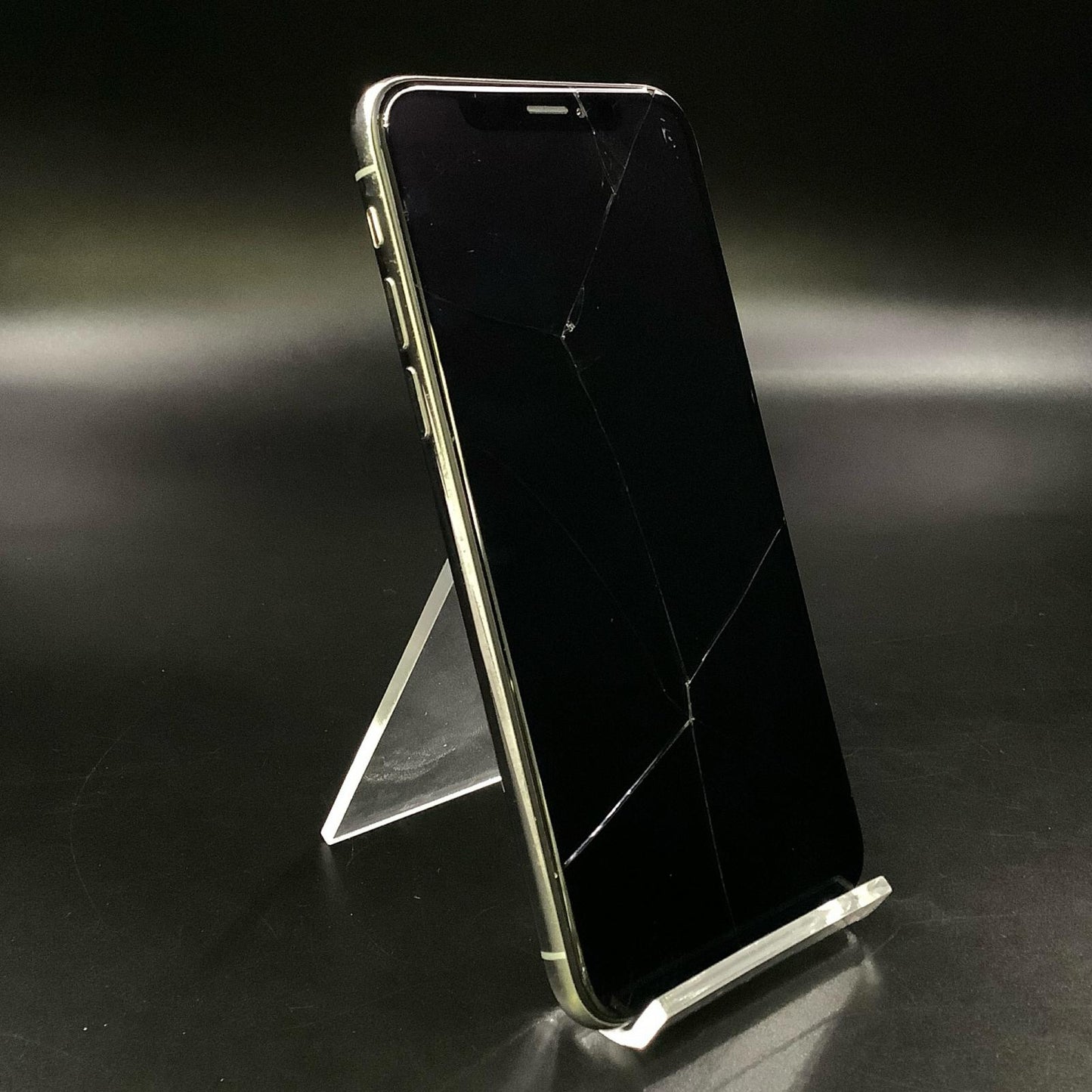 【最速発送】Apple iPhone iPhone XS 512GB シルバー docomo 白ロム【難有】 74%