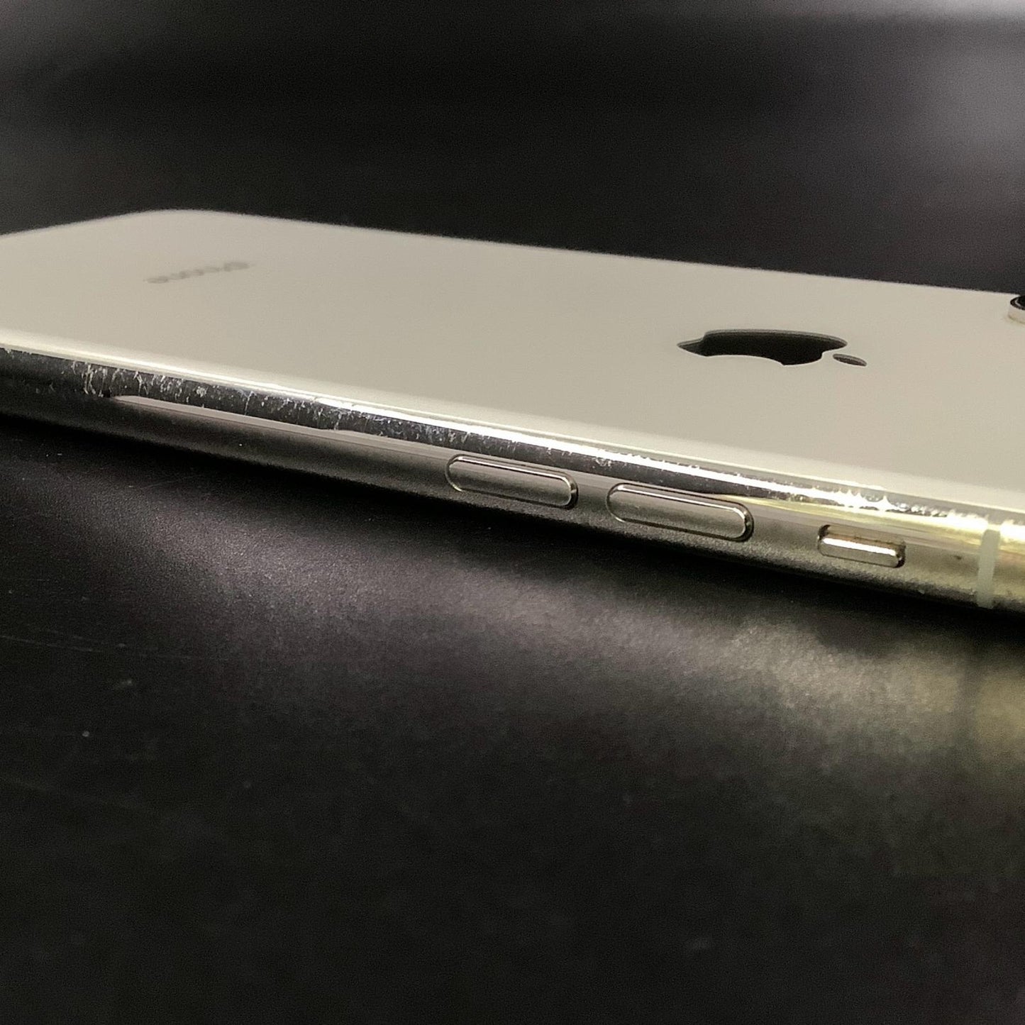 【最速発送】Apple iPhone iPhone XS 512GB シルバー docomo 白ロム【難有】 74%