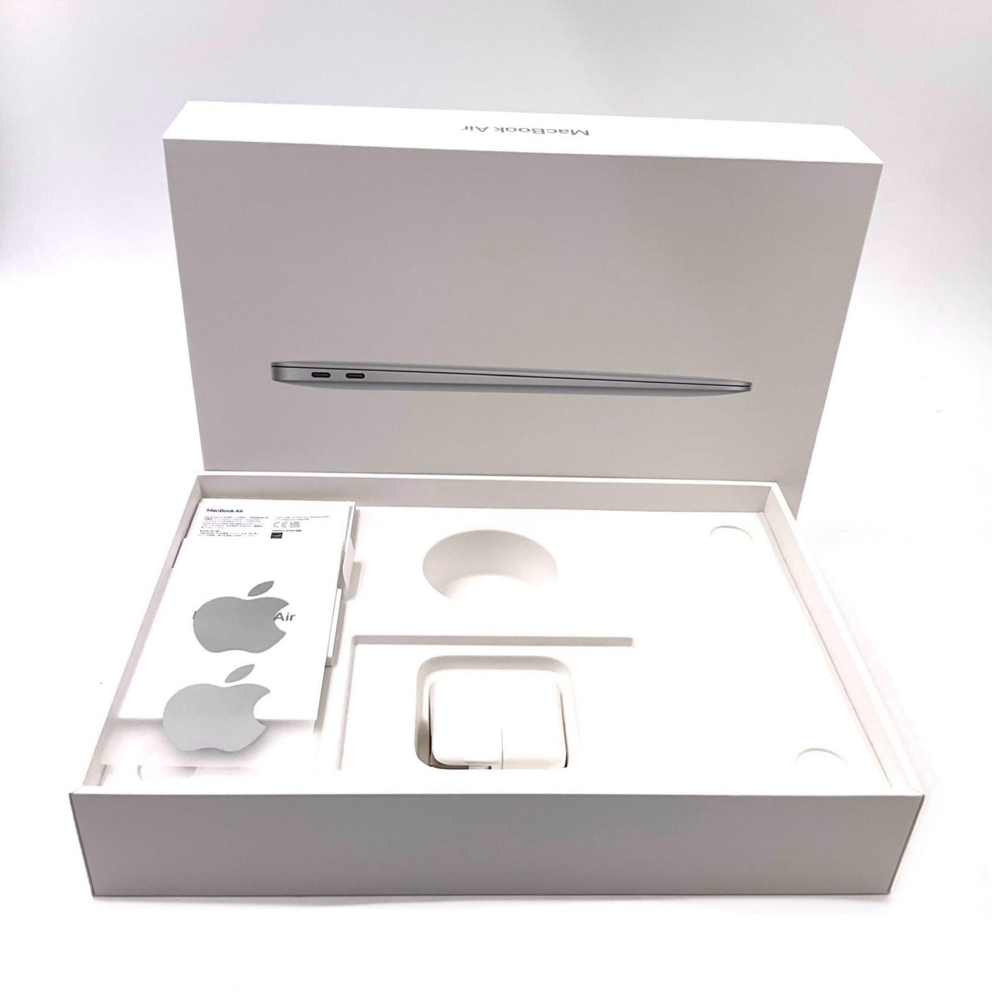 【全額返金保証】【最速発送】Apple MacBook Air 13.3インチ 2020 M1 8コア 8GB SSD 256GB シルバー 100% 美品 動作確認済