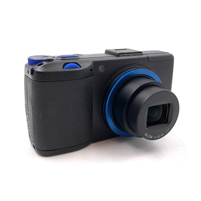 【全額返金保証】【最速発送】RICOH コンパクトデジタルカメラ GR DIGITAL III×STUSSY 動作確認済