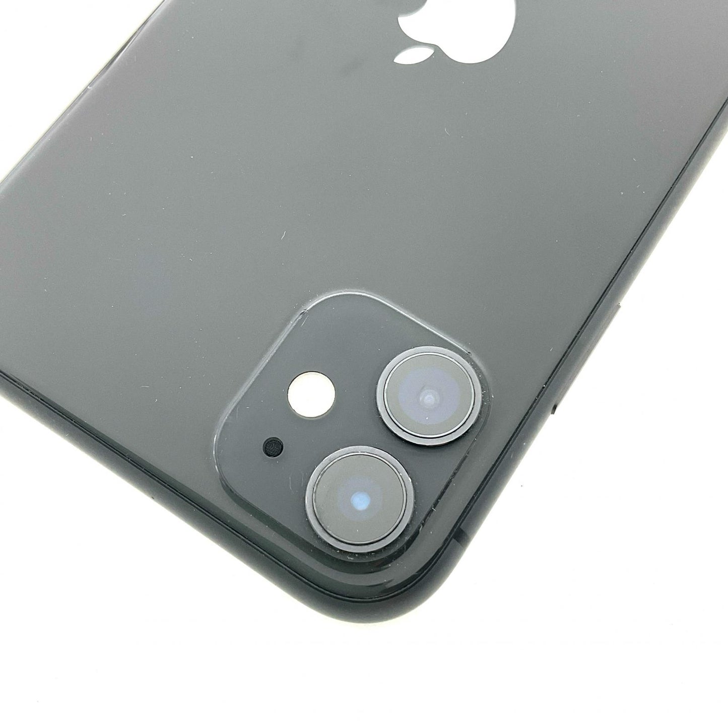 【全額返金保証】【最速発送】Apple iPhone iPhone 11 64GB ブラック docomo 白ロム 動作確認済 76%