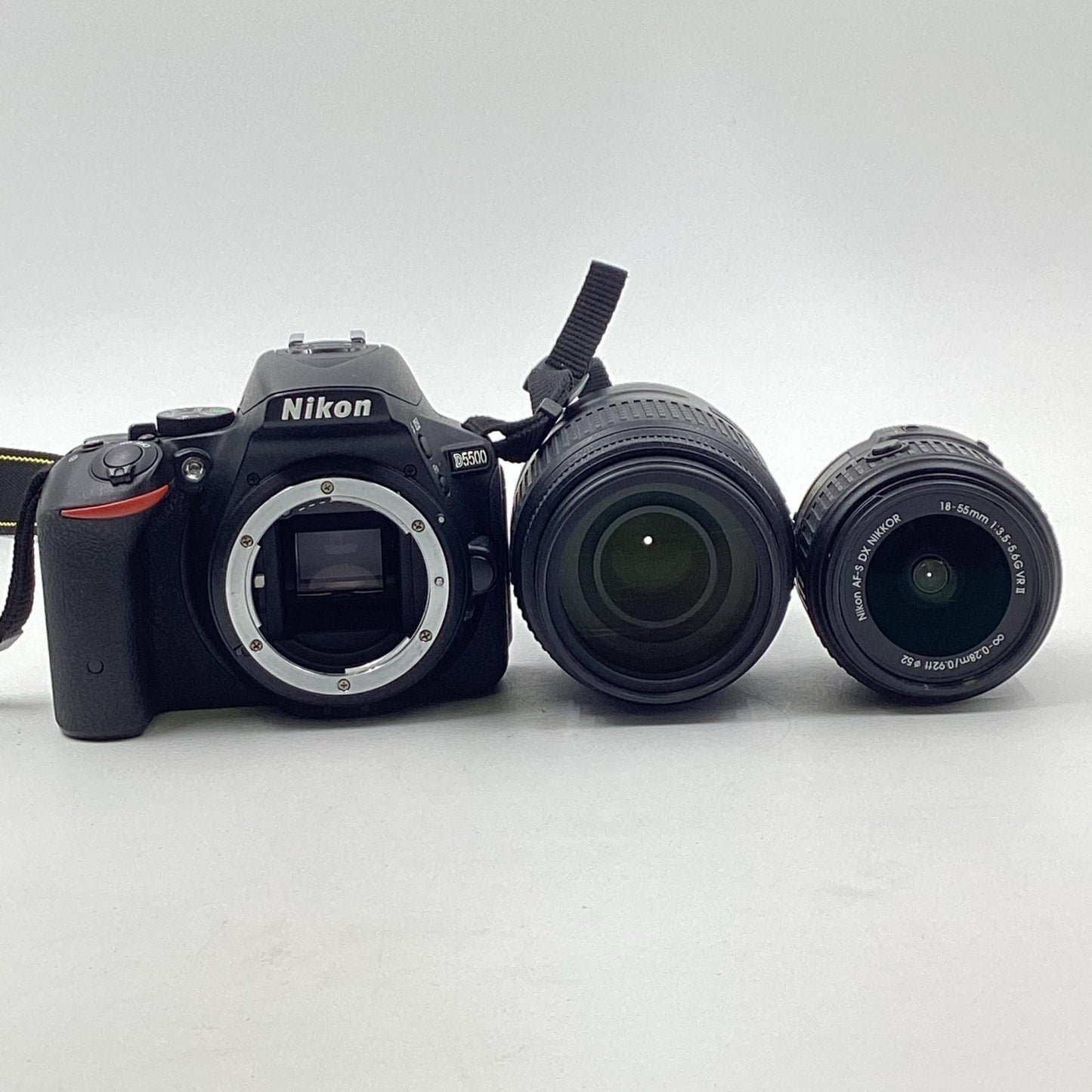 【全額返金保証】【最速発送】Nikon デジタル一眼 D5500 ダブルズームキット　 ブラック 動作確認済
