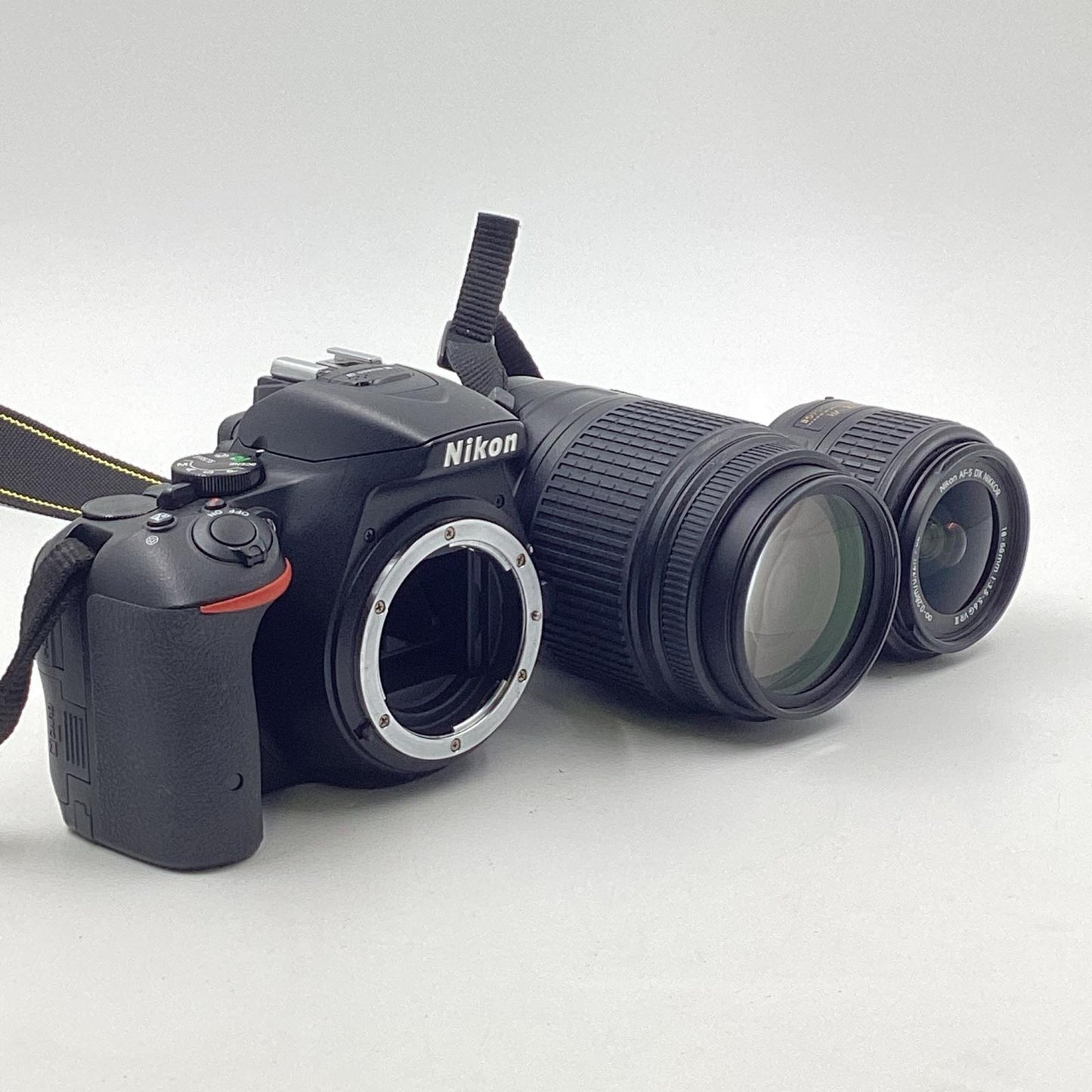 【全額返金保証】【最速発送】Nikon デジタル一眼 D5500 ダブルズームキット　 ブラック 動作確認済