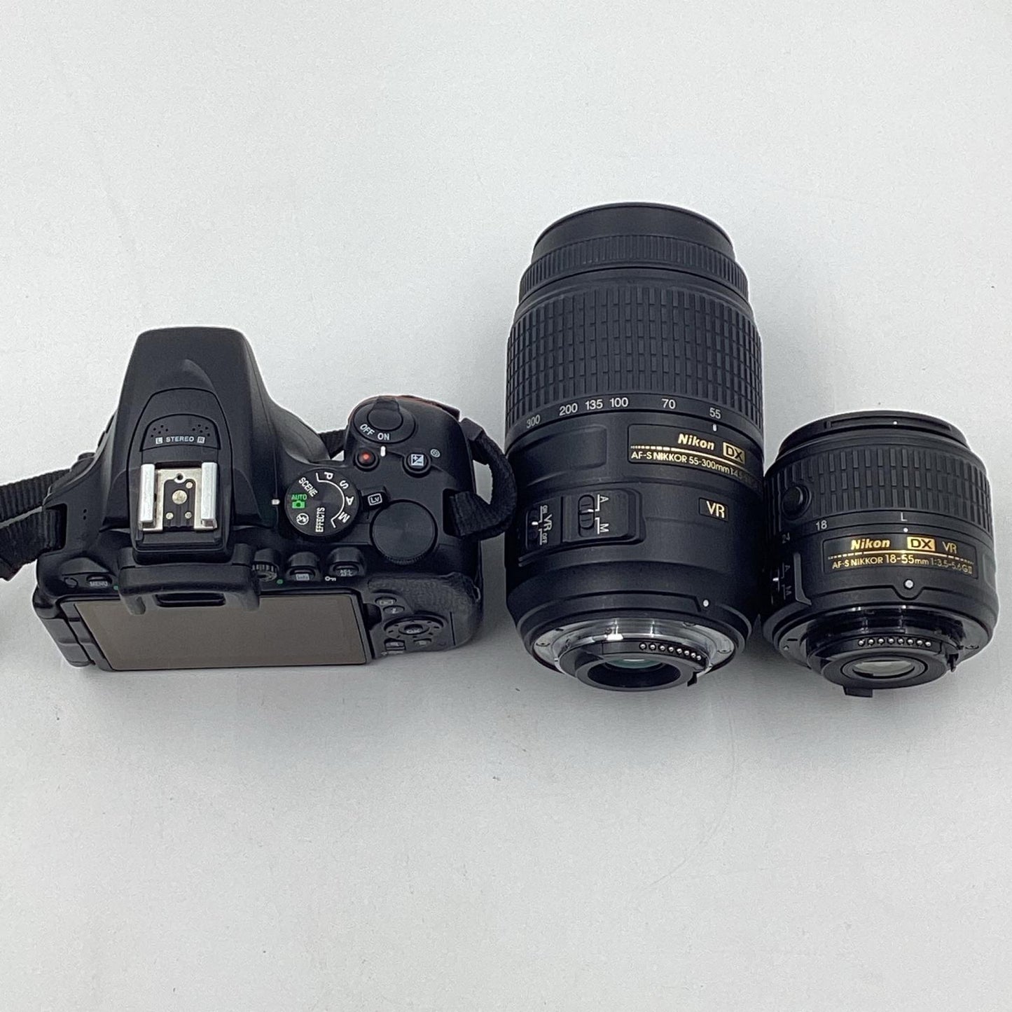 【全額返金保証】【最速発送】Nikon デジタル一眼 D5500 ダブルズームキット　 ブラック 動作確認済
