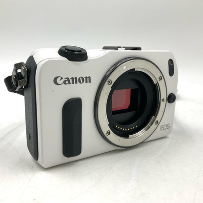 【全額返金保証】【最速発送】Canon デジタル一眼 EOS M ボディ ホワイト 動作確認済