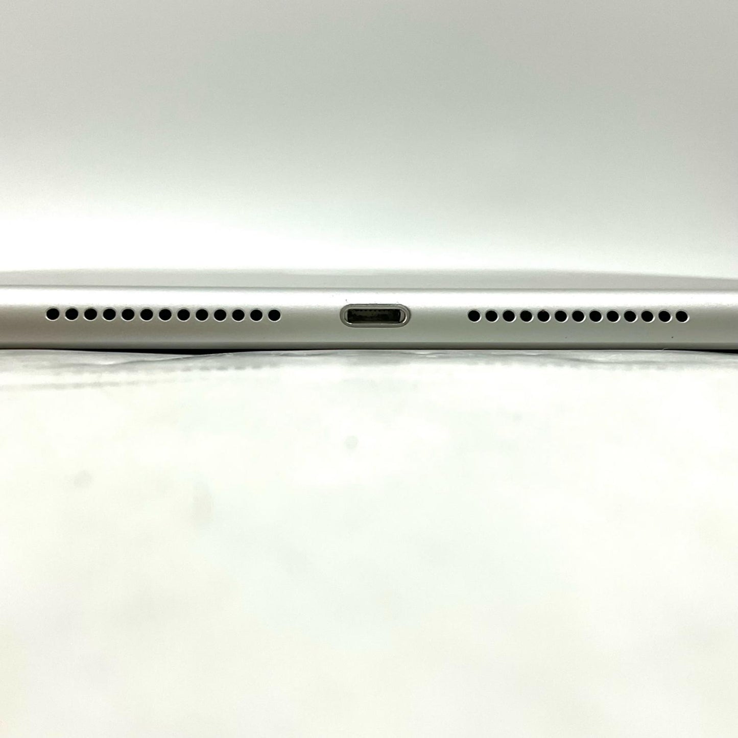 【全額返金保証】【最速発送】Apple iPad iPad 第9世代 256GB シルバー Wi-Fi 美品 動作確認済