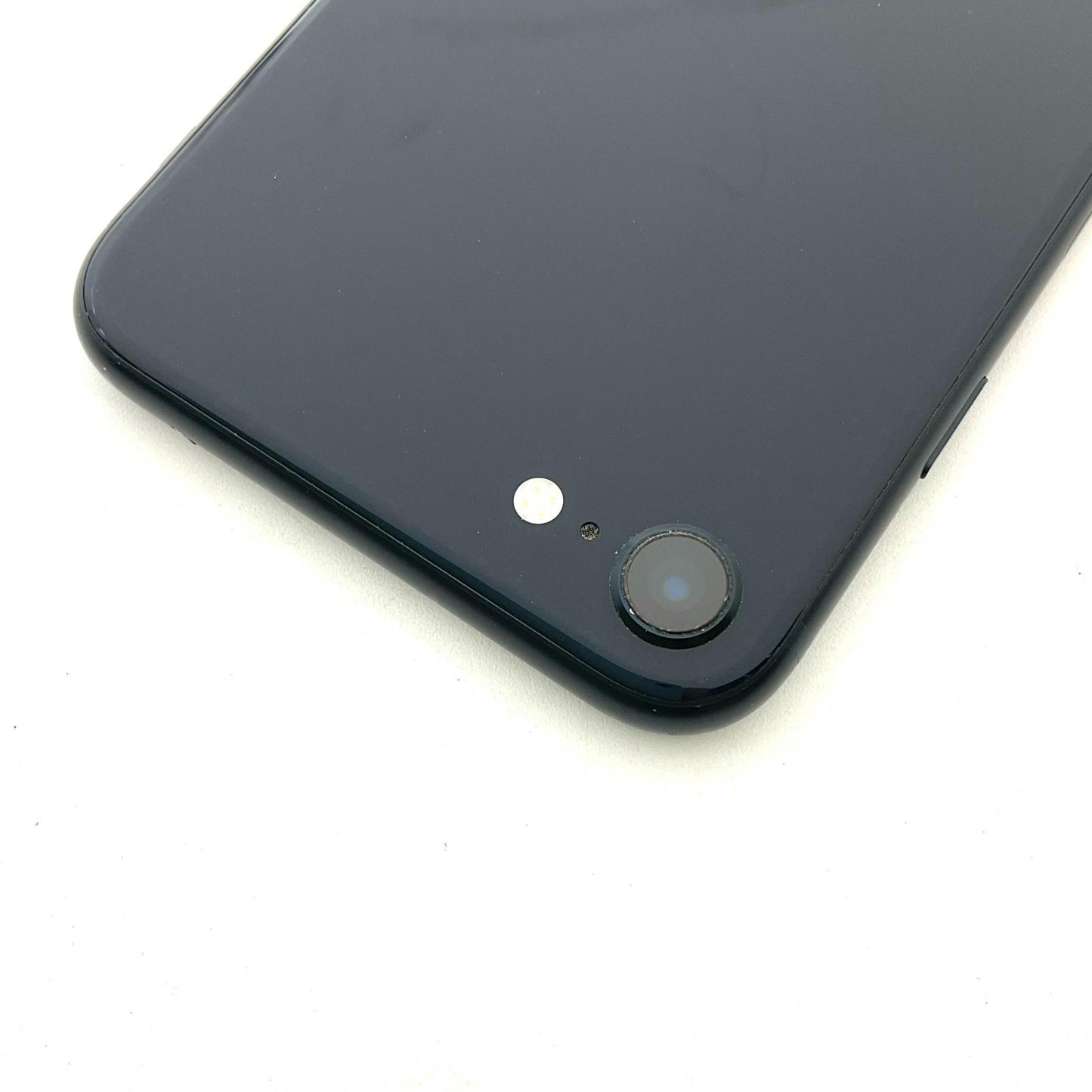 【全額返金保証】【最速発送】Apple iPhone iPhone SE（第3世代） 64GB ブラック Softbank 白ロム 動作確認済 81%