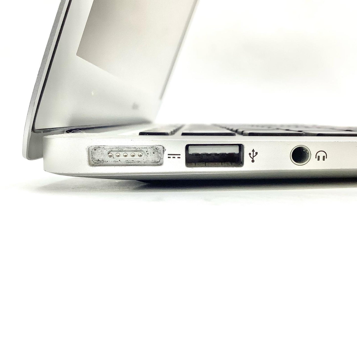 【全額返金保証】【最速発送】Apple MacBook Air 13インチ 2017 1.8GHz デュアルコア Intel Core i5 8GB SSD 128GB シルバー 動作確認済
