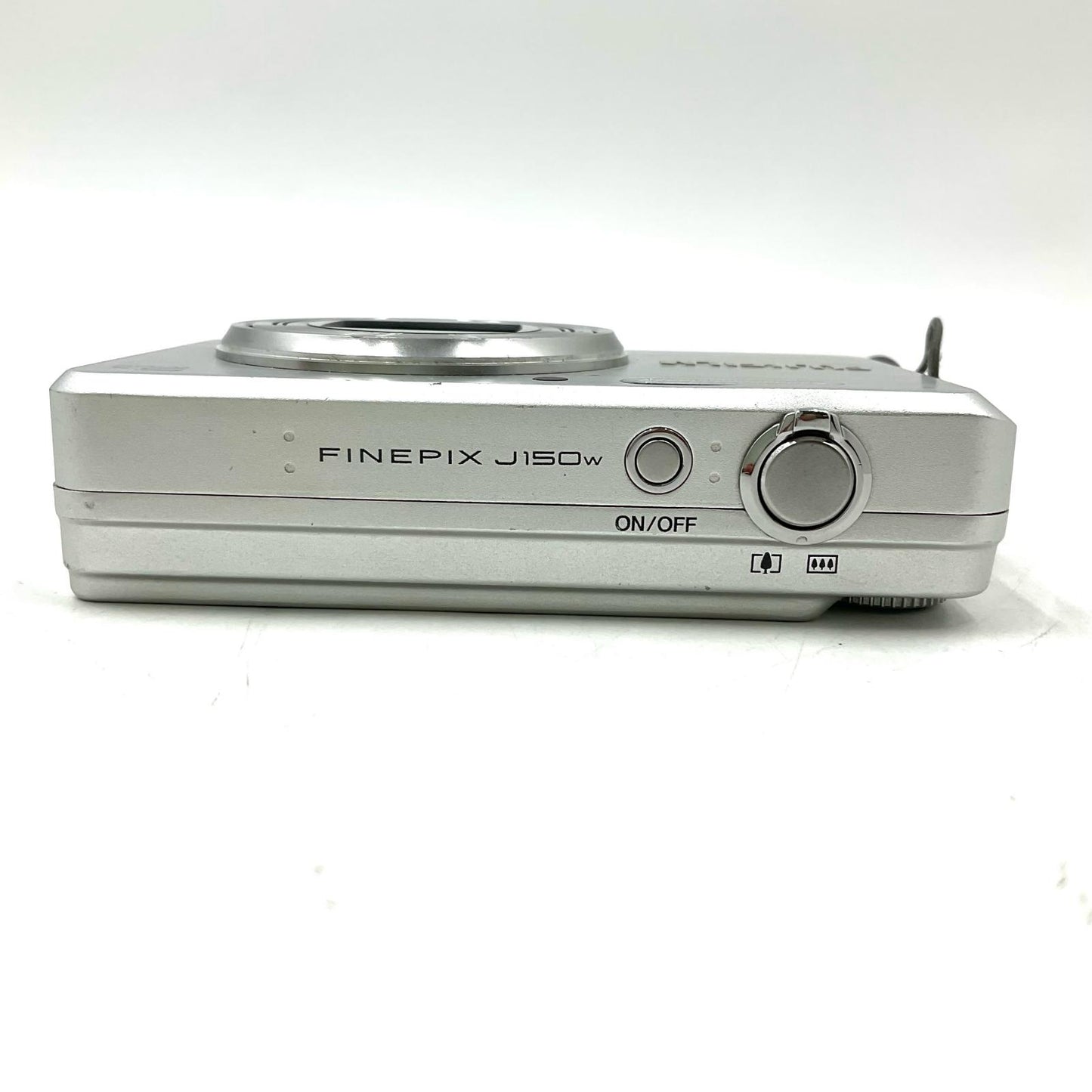 【全額返金保証】【最速発送】FUJIFILM コンパクトデジタルカメラ FinePix J150w [シルバー] 動作確認済